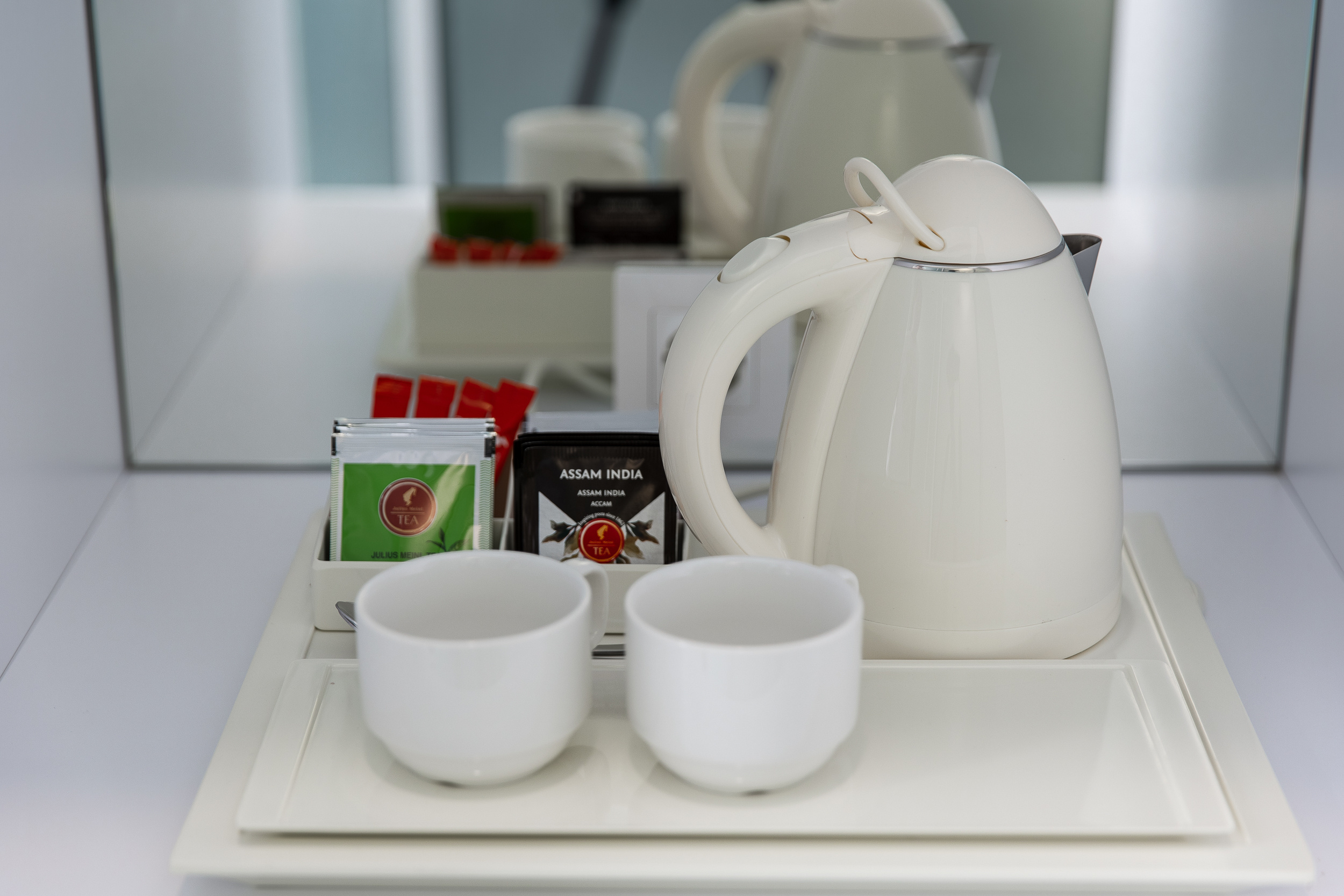 Renatphoto-Интерьерная фотосъёмка для известного отеля Bora-Bora. Профессиональная фотосъёмка интерьеров, предметная фотосессия еды для меню г. Анапа