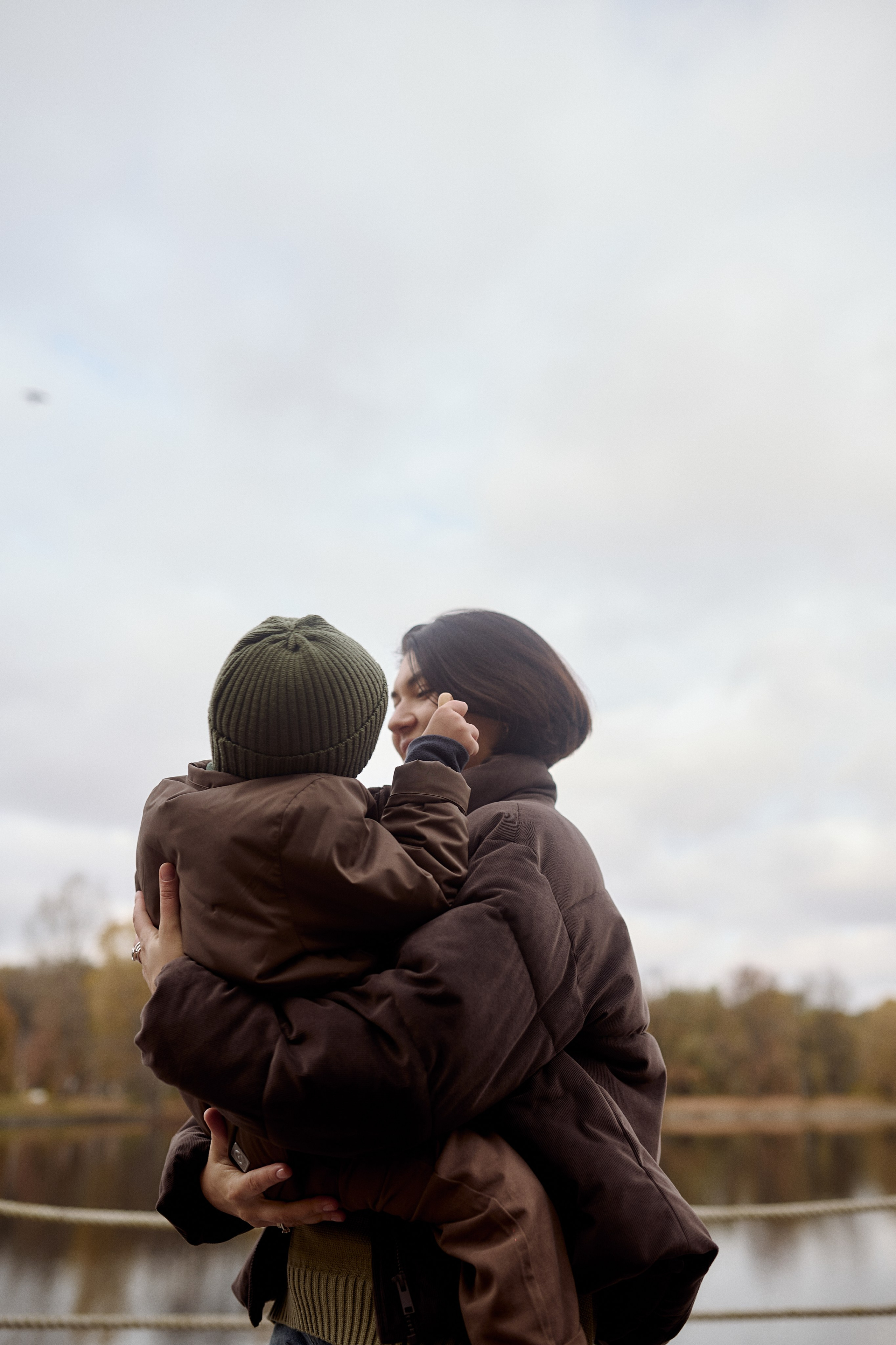 Вова, Юля и Максим в осеннем парке. Семейный и свадебный lifestyle-фотограф в Москве Мария Петрова