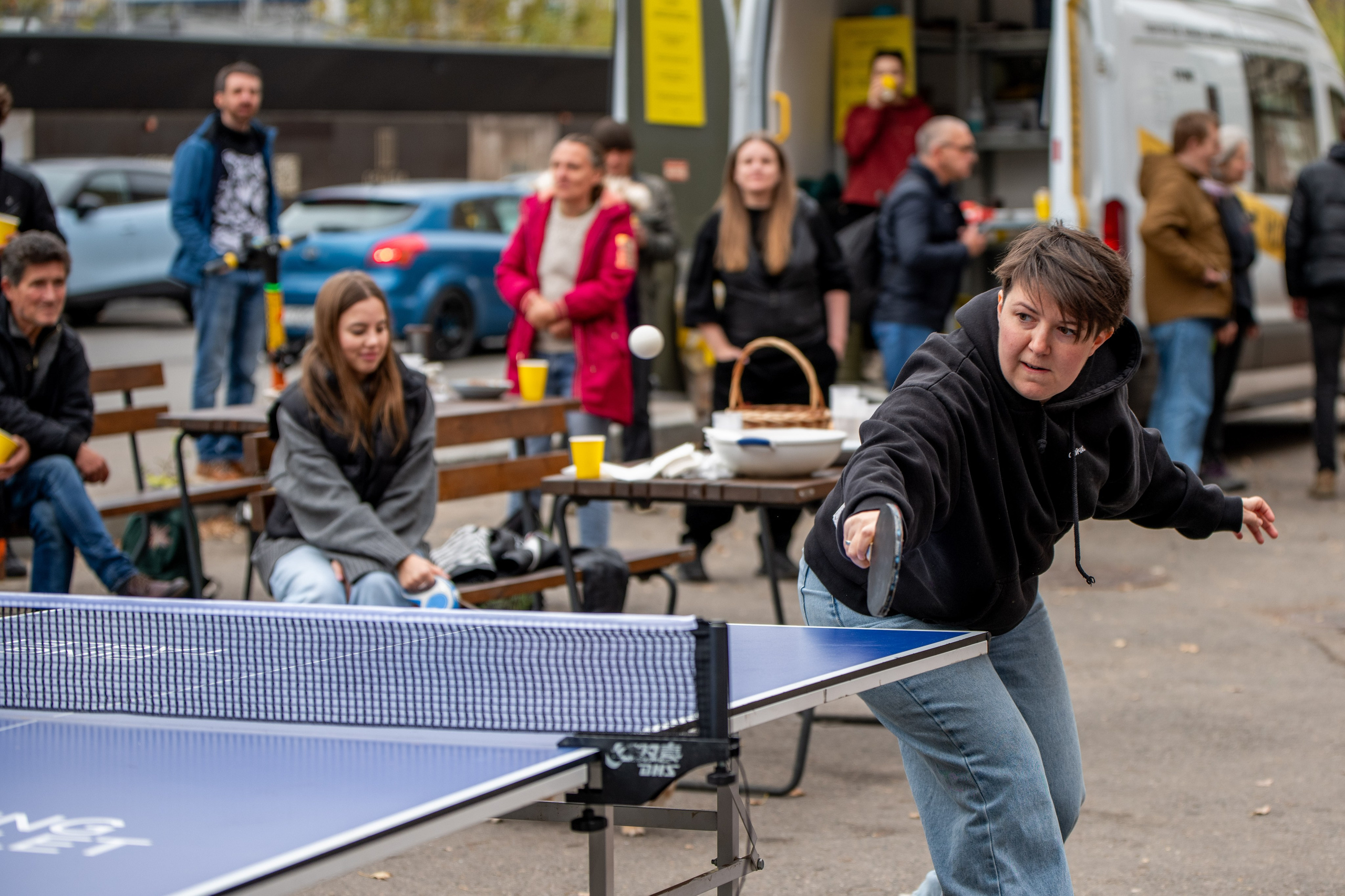 Съемка турнира по настольному теннису в НКО «Ночлежка». Фотограф в Москве. Шахабудин