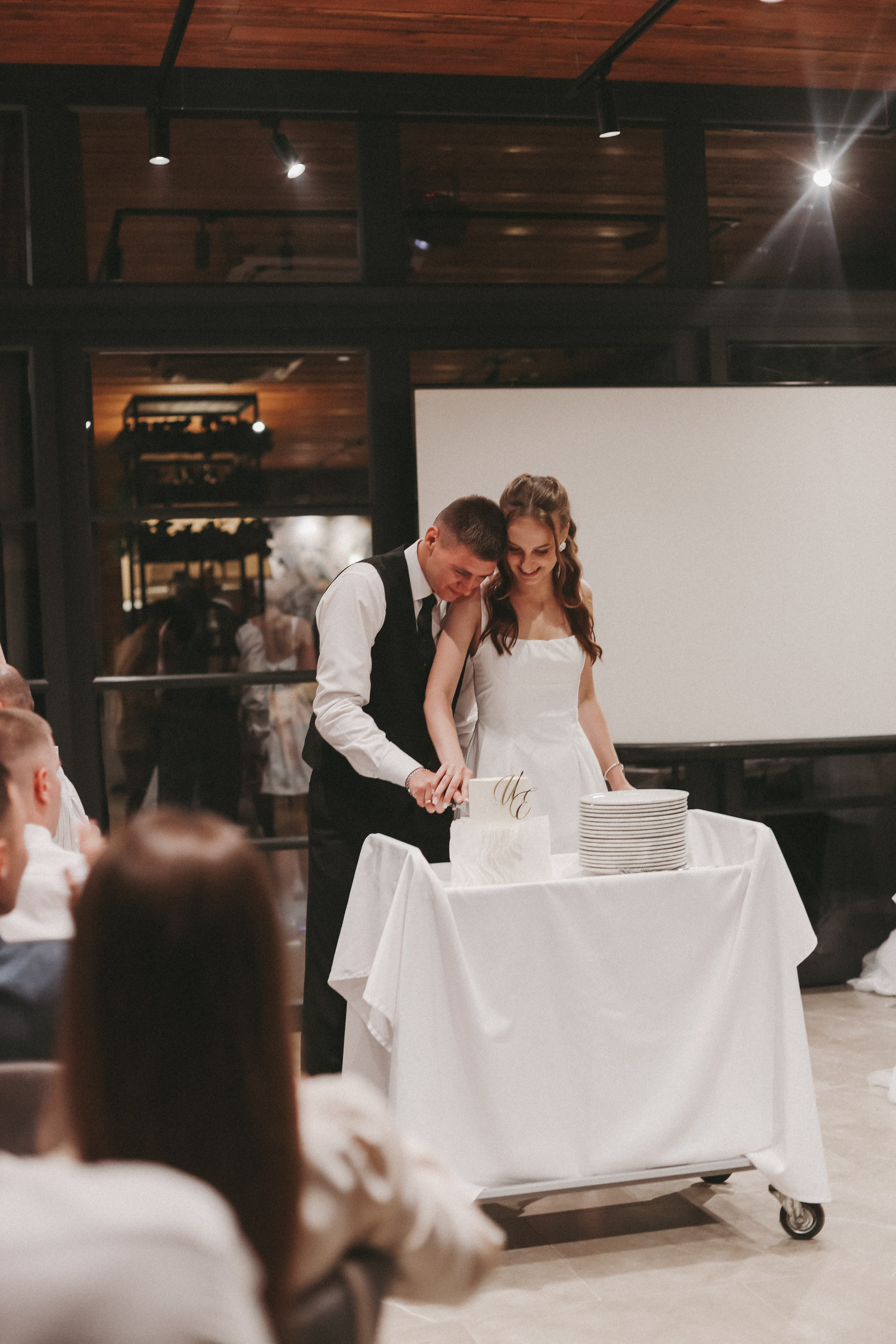 «А покажите съемку банкета)». Главная