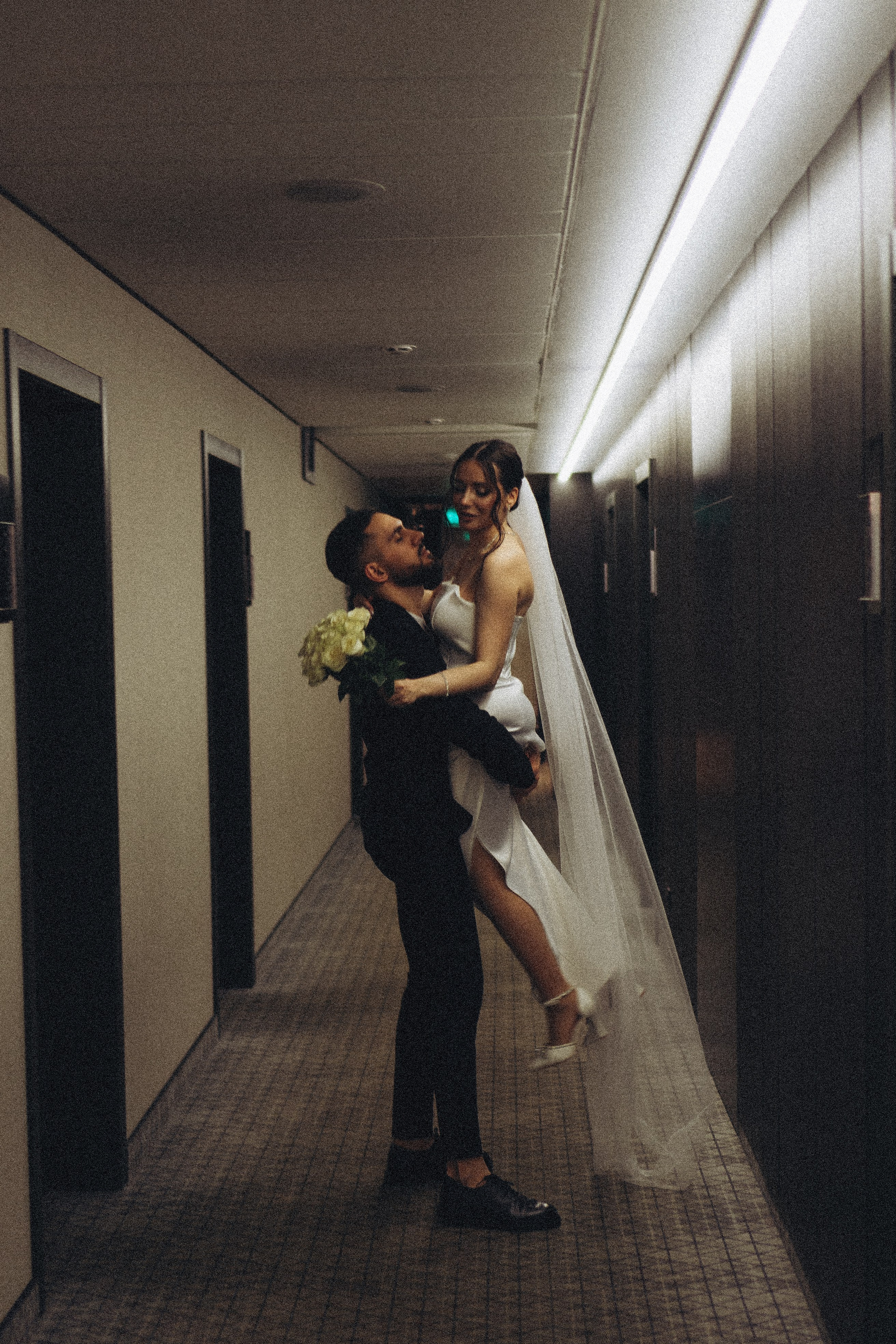 СВАДЕБНАЯ СЬЕМКА СБОРОВ ЖЕНИХА И НЕВЕСТЫ В ОТЕЛЕ И ТАКЖЕ ФОТОСЕССИИЯ В ОТЕЛЕЕ МЕГАПОЛИС БРЯНСК. Профессиональный фотограф, Санкт-Петербург — Виктория Богомолова