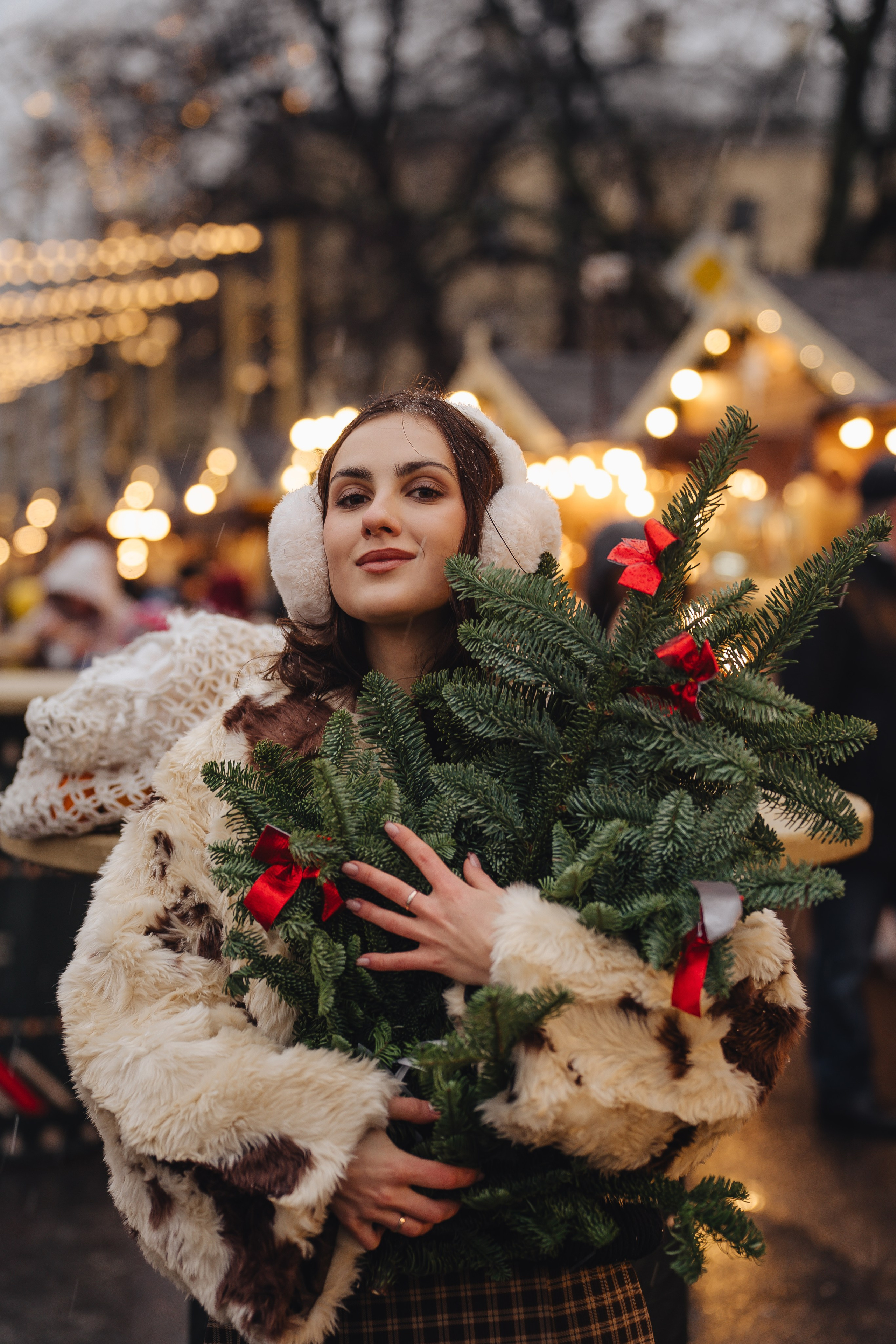 ПРОГУЛКА НА МАНЕЖНОЙ ПЛОЩАДИ ДЛЯ ДЕВУШКИ ПЕРЕД НОВЫМ ГОДОМ (НОВОГОДНЯЯ ФОТОСЕССИИЯ НА МАНЕЖНОЙ ПЛОЩАДИ). Профессиональный фотограф, Санкт-Петербург — Виктория Богомолова