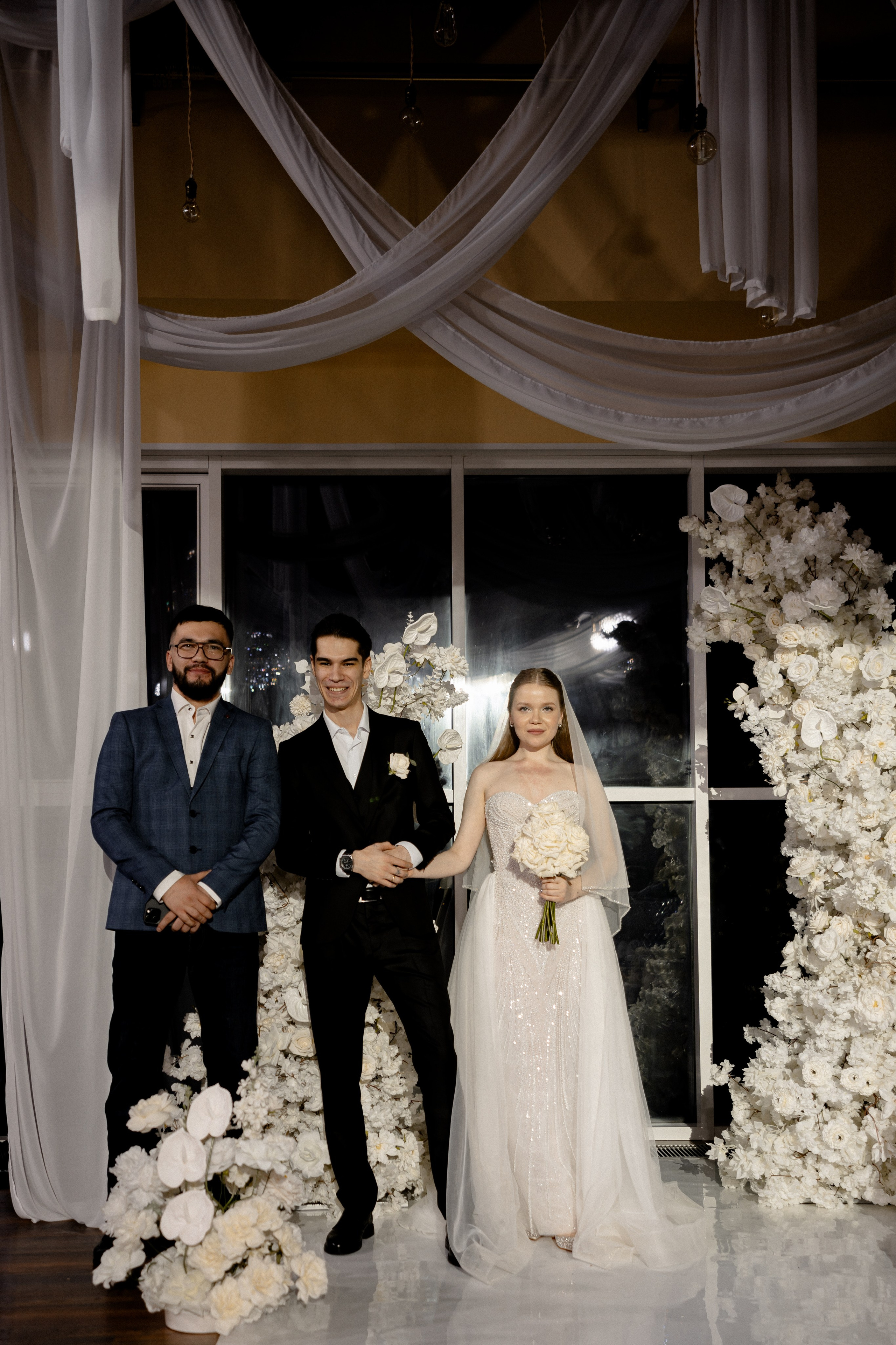 СВАДЕБНАЯ СЬЕМКА СБОРОВ В ОТЕЛЕ И ВЫЕЗД НА ЦЕРЕМОНИЮ (СНЯТО В СИБИРЕ В НИЖНЕВАРТОВСКЕ). Профессиональный фотограф, Санкт-Петербург — Виктория Богомолова