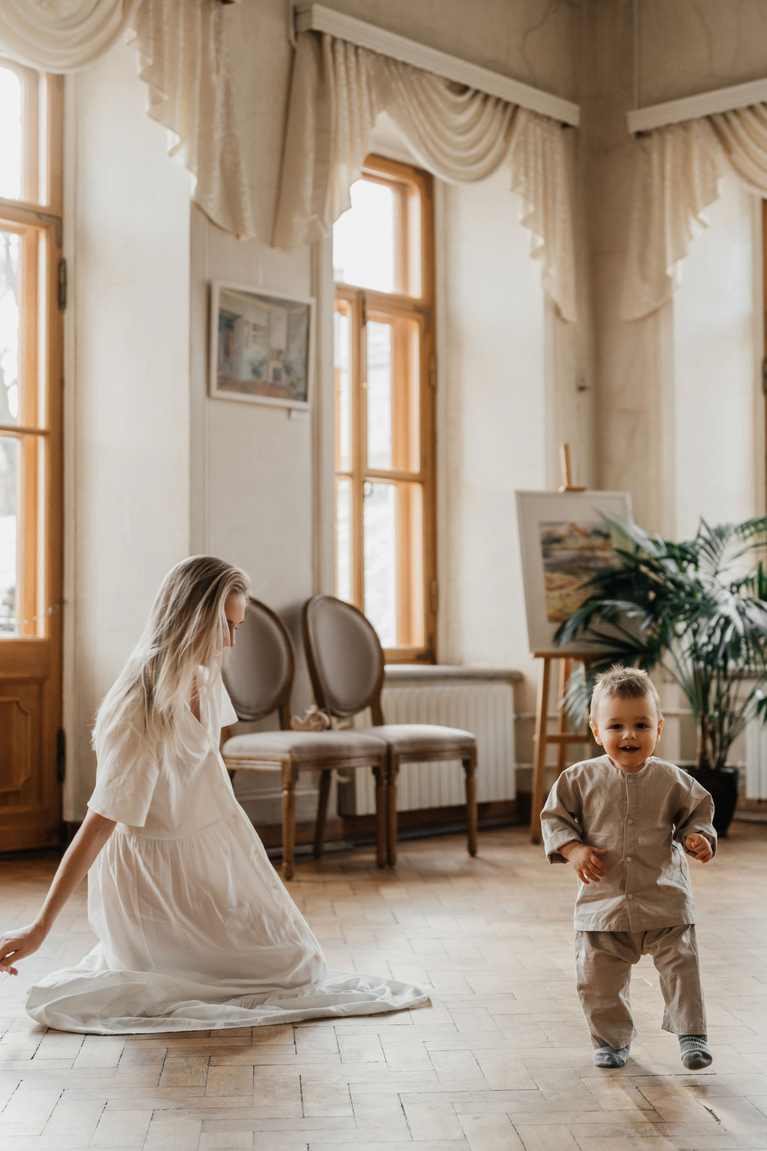 Маленькие ножки в читальне им. Пушкина. Ваш фотограф Вика Артемова