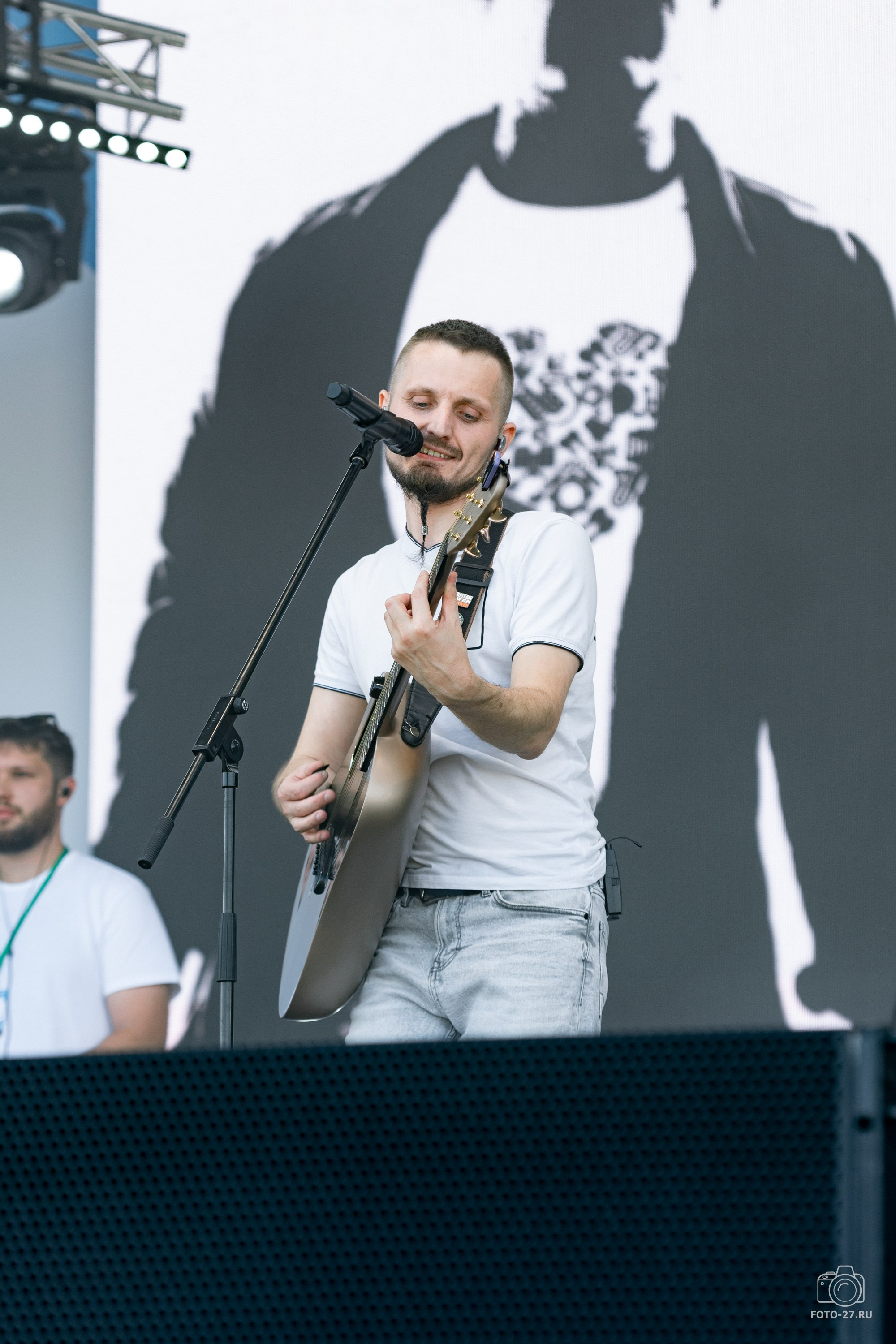 Антон Курдюмов фотограф в Хабаровске Рина Курдюмова фото27 foto27 Антон Дорофеев репортажный репортаж документалист Тони и Рина фотосоздатели ПаПаРоК Рок над Амуром 2024 фестиваль Хабаровск