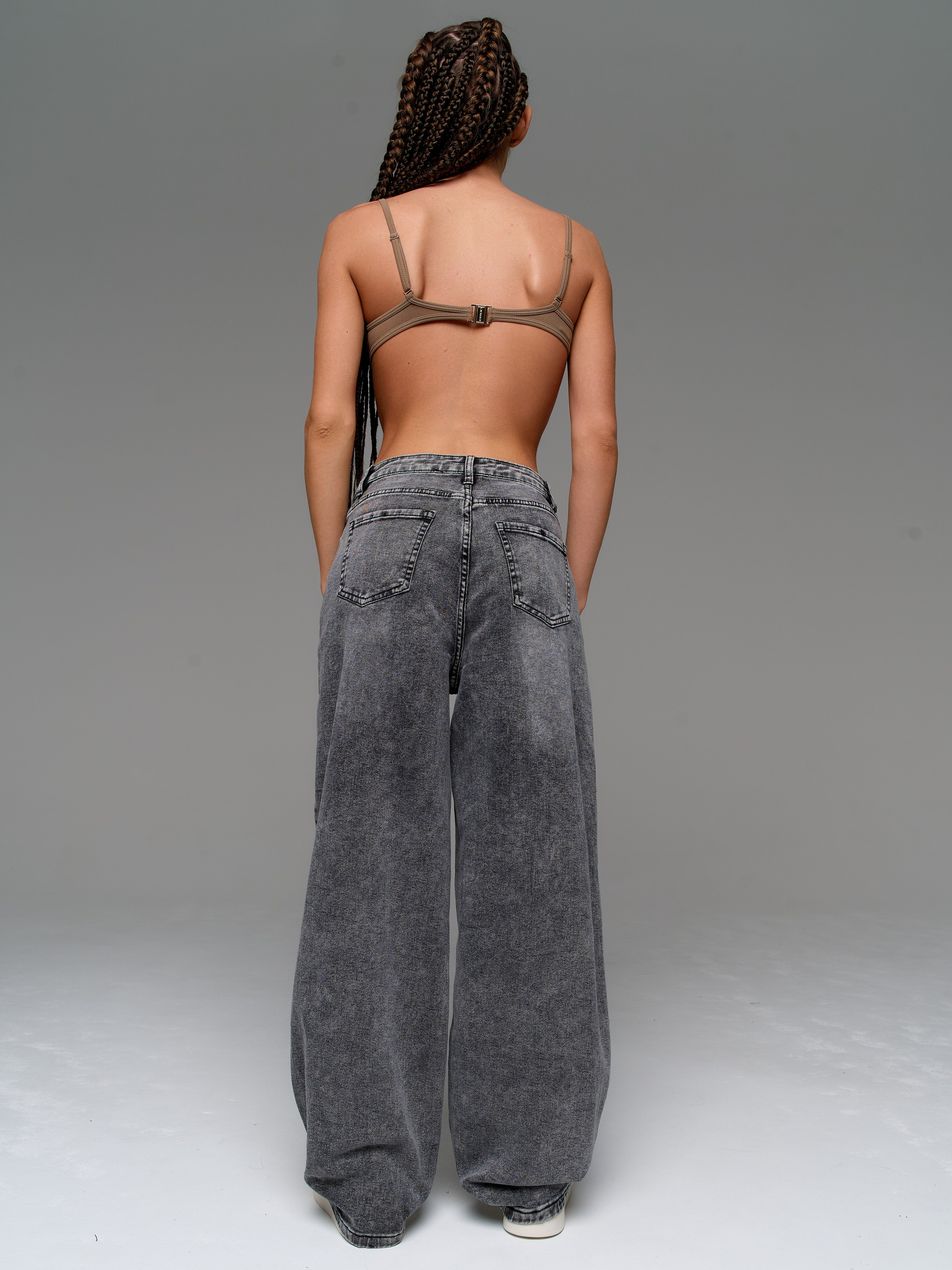 Джинсы. Фотограф для маркетплейсов в Москве