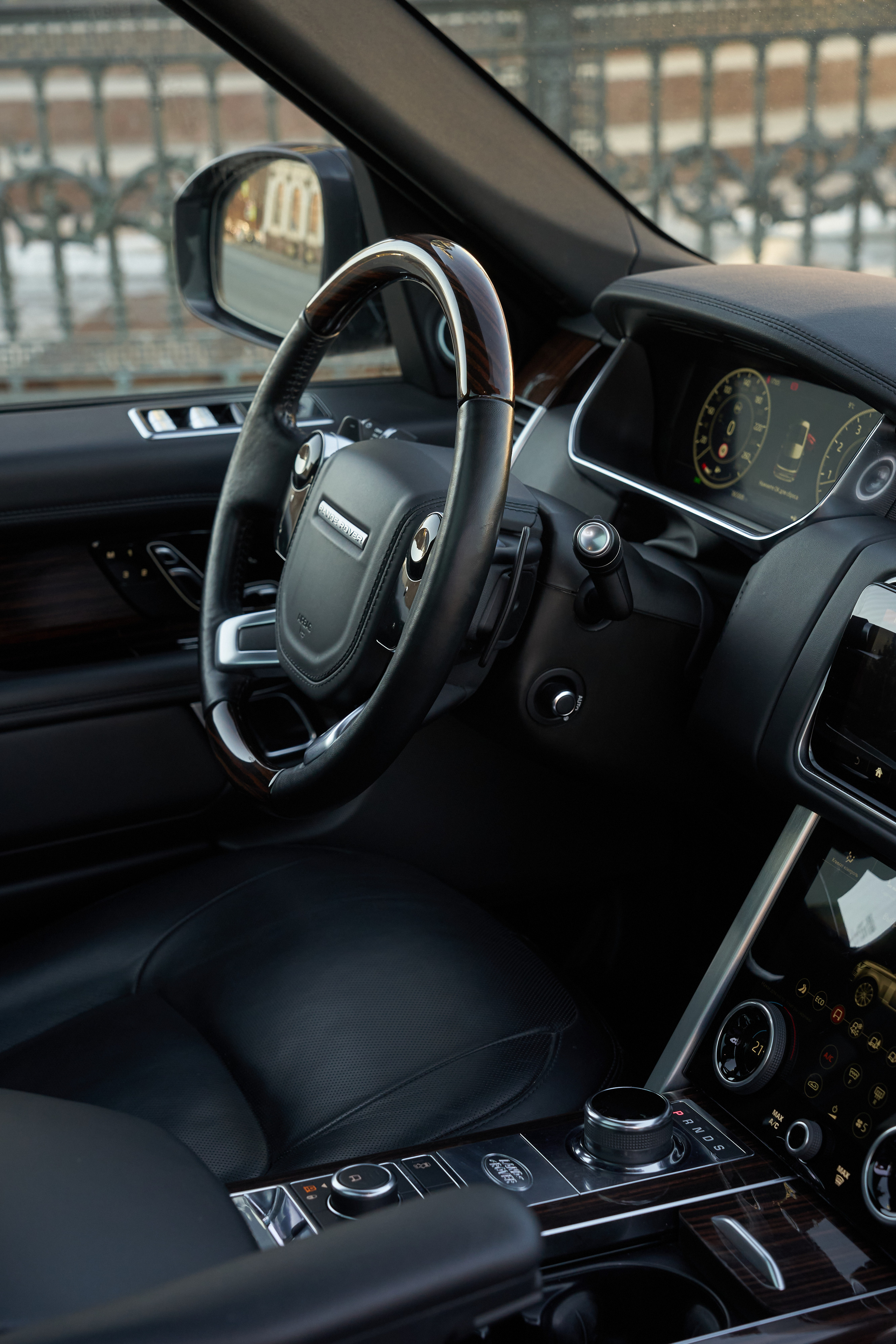 Интерьер автомобиля премиум класс