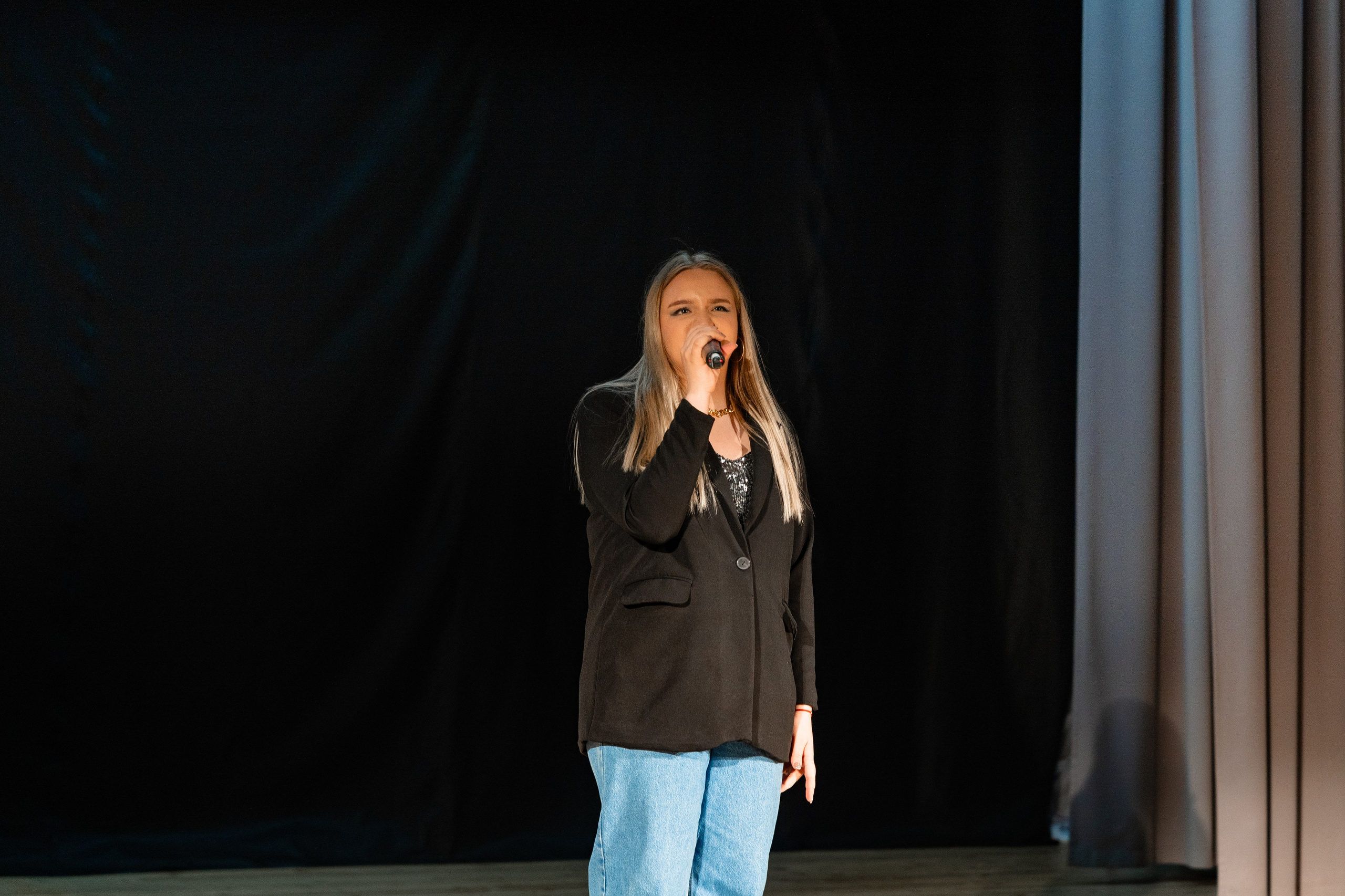 Концерт ДК Буривестник. Фотограф Никита Комаров