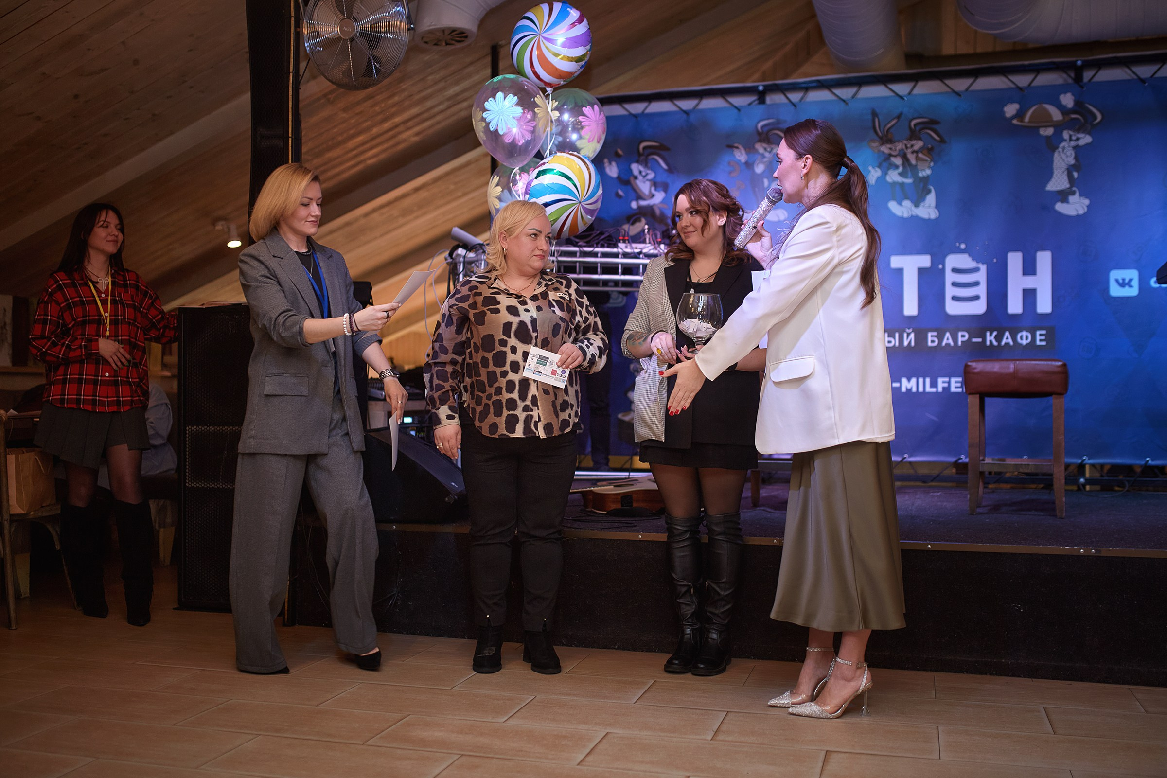 Благотворительный концерт в кафе-баре «Батон» (27.02.2024). Фотограф Роман Желтухин