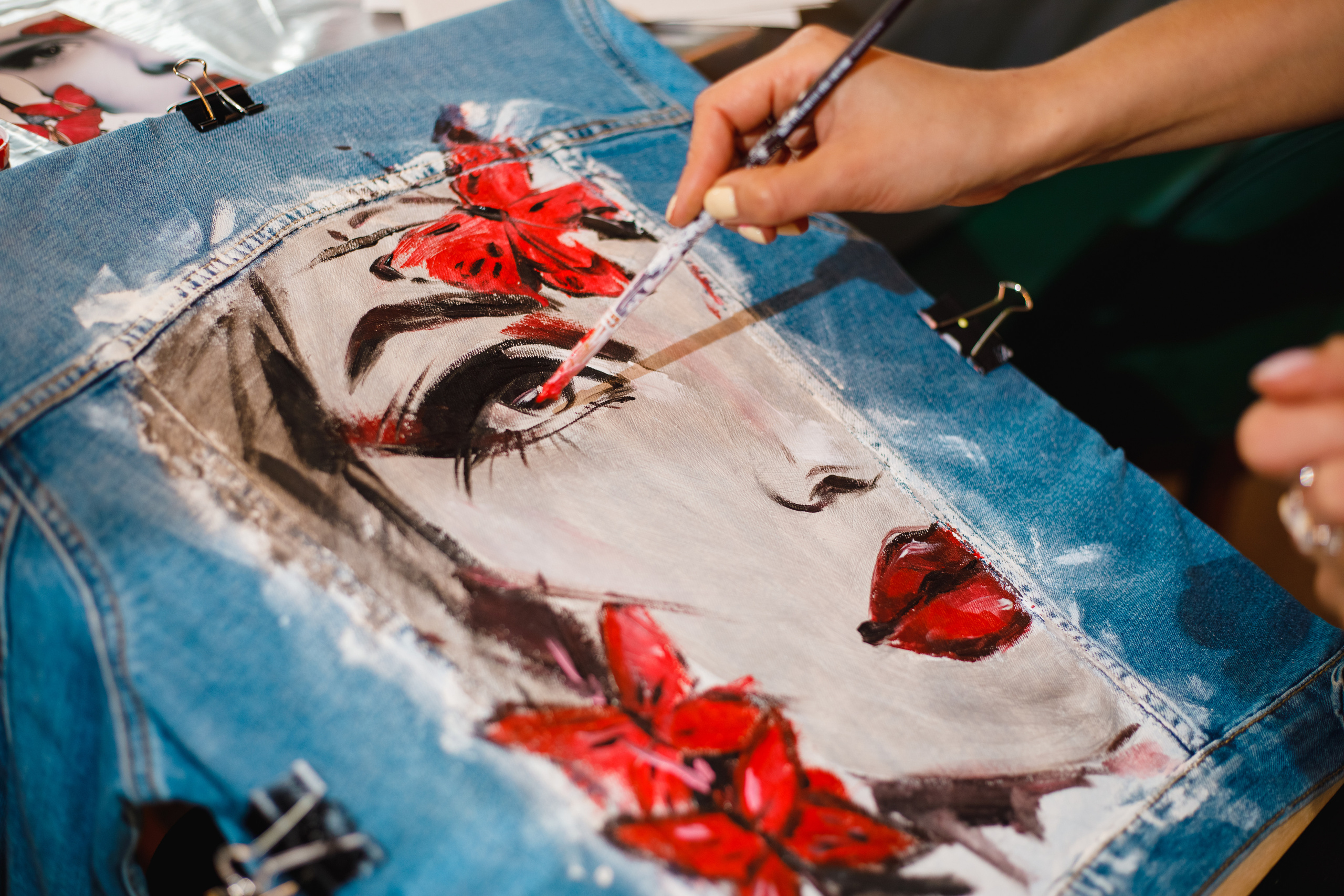 Мастер классы от художниц Ани и Яны Карпик. Репортажный Фотограф Москва Дарья Лунева