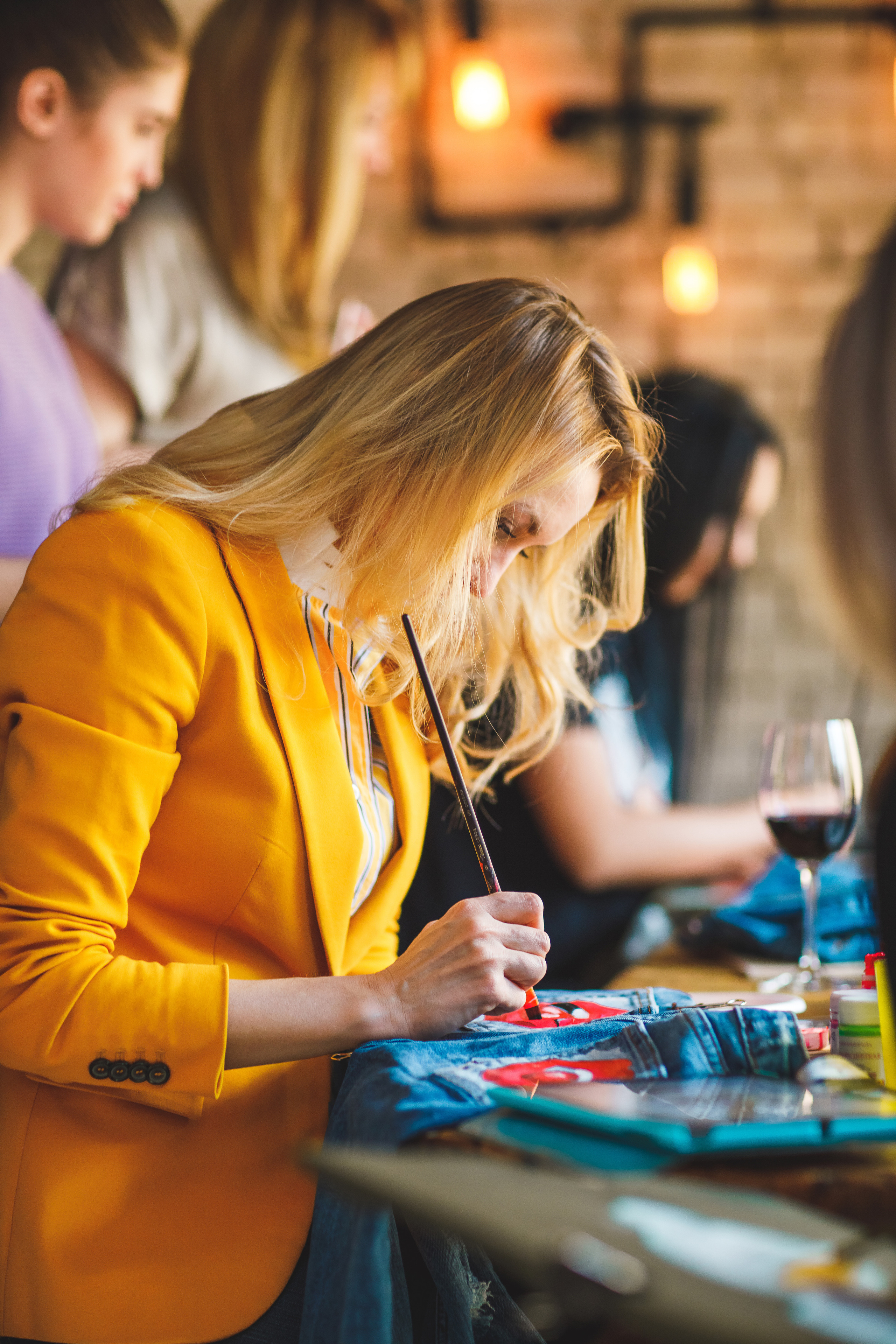 Мастер классы от художниц Ани и Яны Карпик. Репортажный Фотограф Москва Дарья Лунева