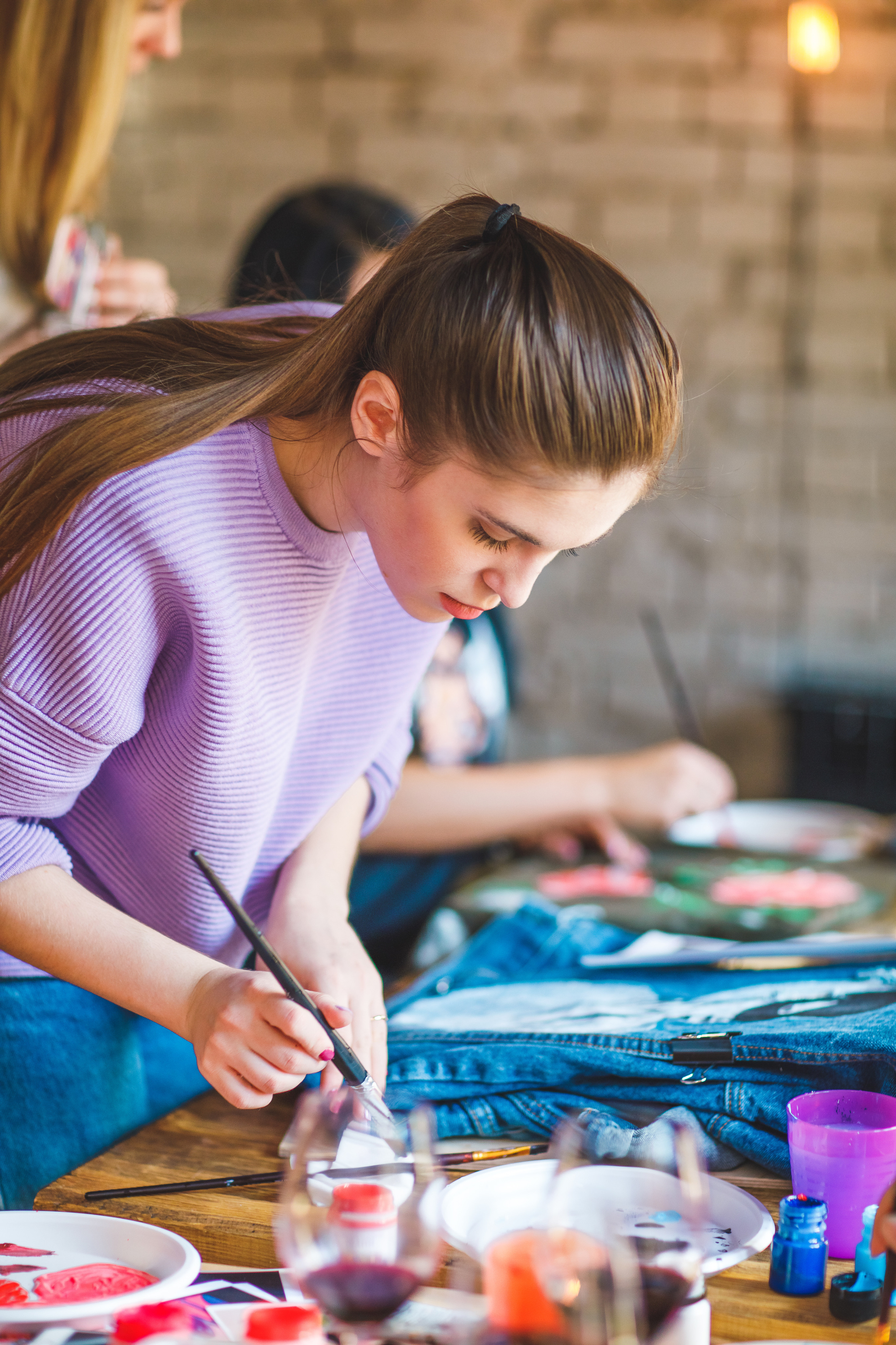 Мастер классы от художниц Ани и Яны Карпик. Репортажный Фотограф Москва Дарья Лунева