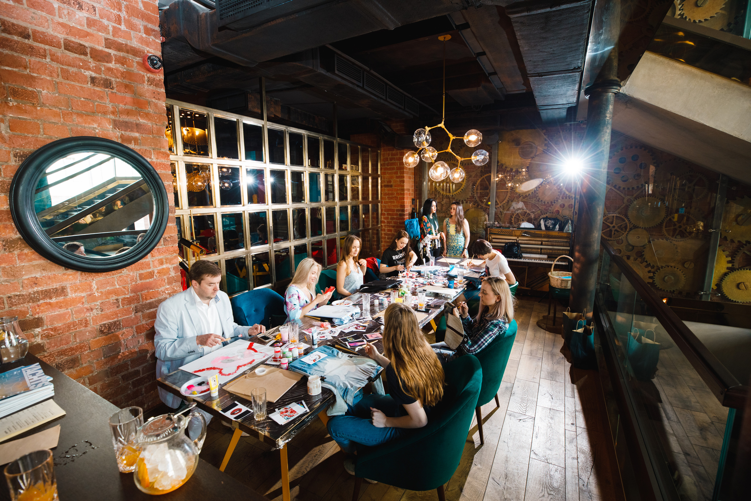 Мастер классы от художниц Ани и Яны Карпик. Репортажный Фотограф Москва Дарья Лунева