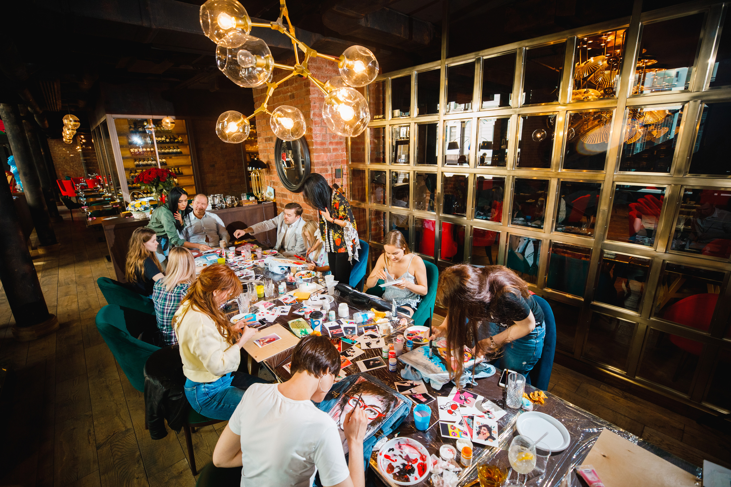 Мастер классы от художниц Ани и Яны Карпик. Репортажный Фотограф Москва Дарья Лунева
