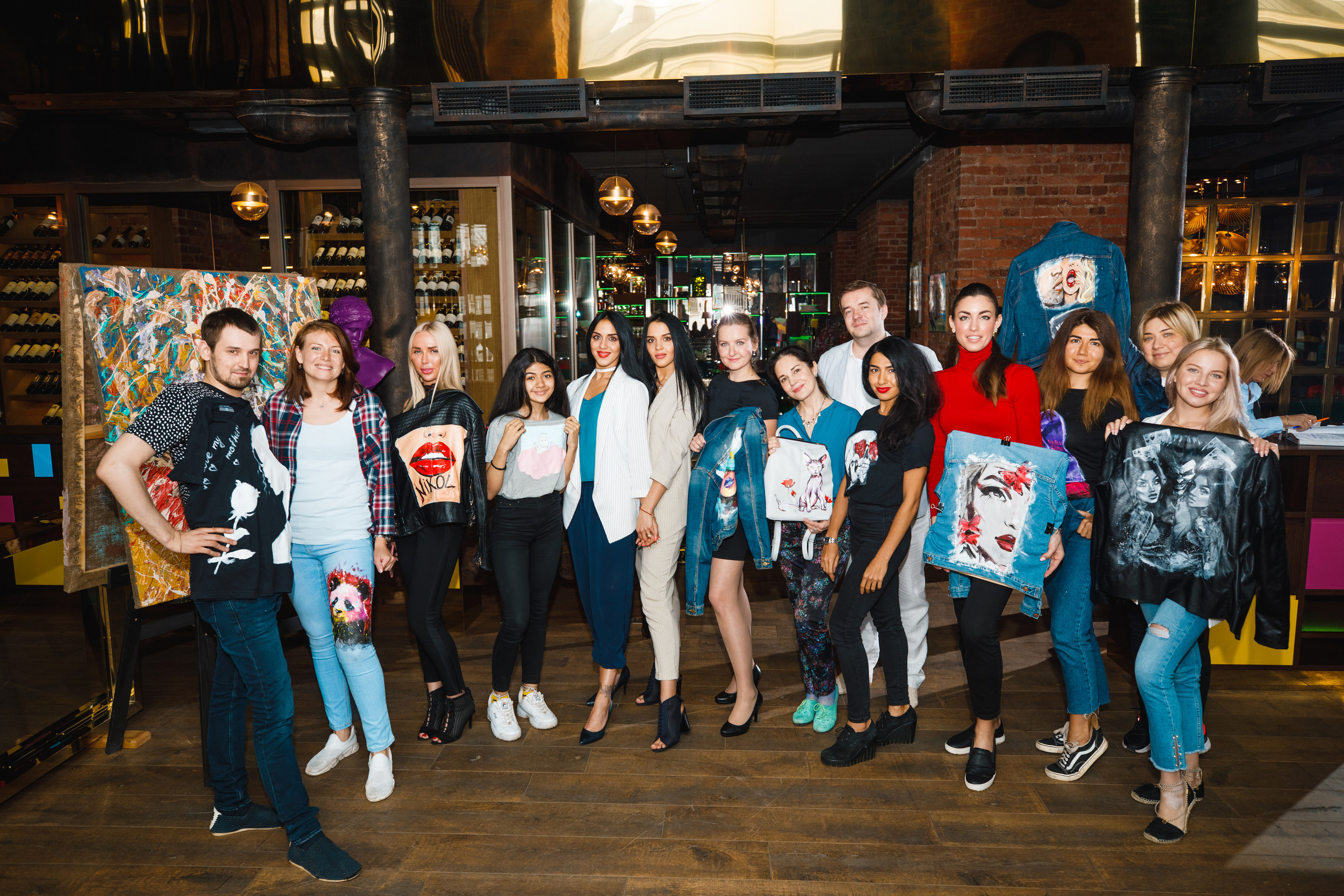 Мастер классы от художниц Ани и Яны Карпик. Репортажный Фотограф Москва Дарья Лунева