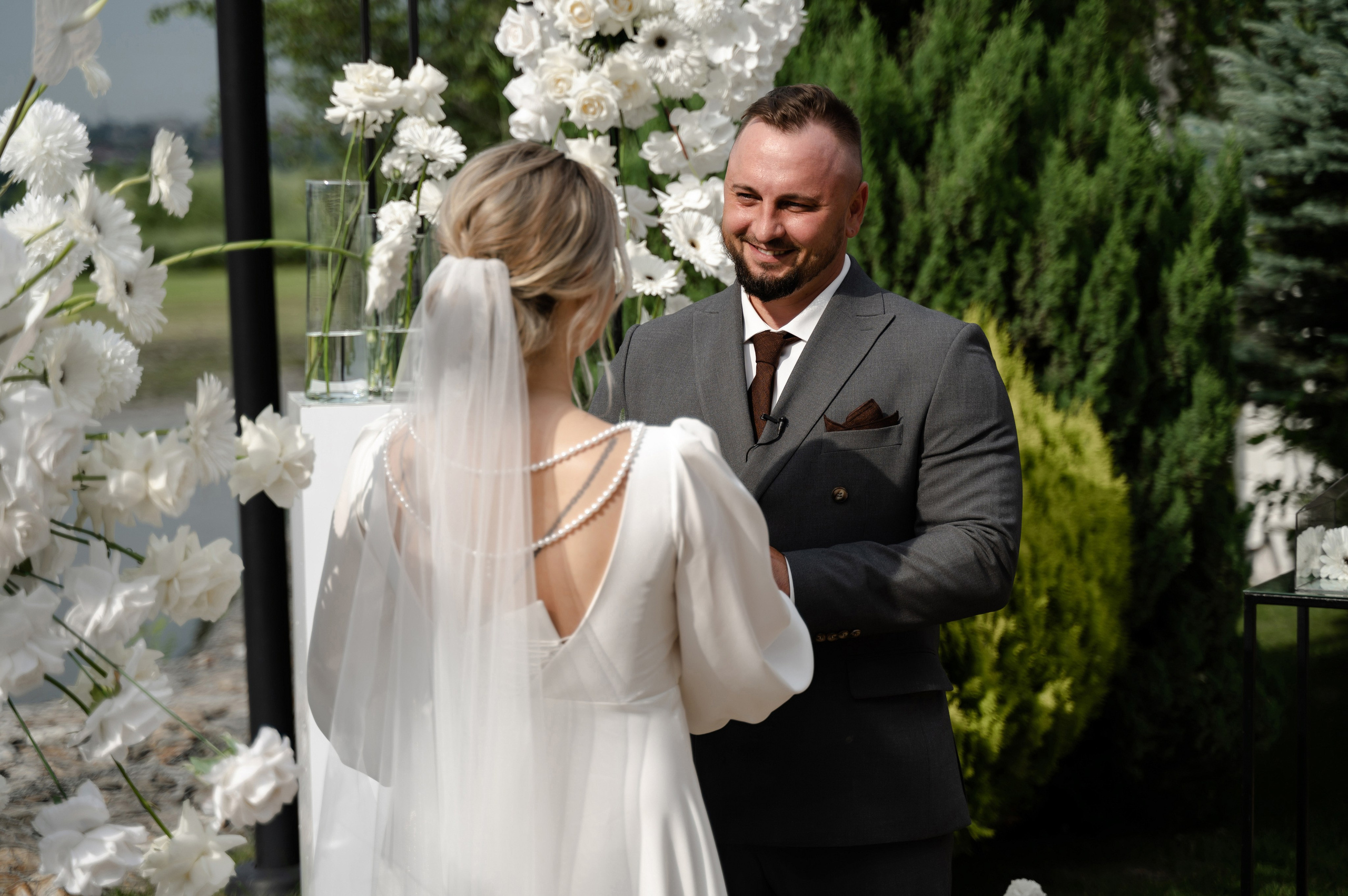 Свадебная фотосессия в отеле Hayat Regency Rostov. Свадебный фотограф в Ростове Максимов Максим