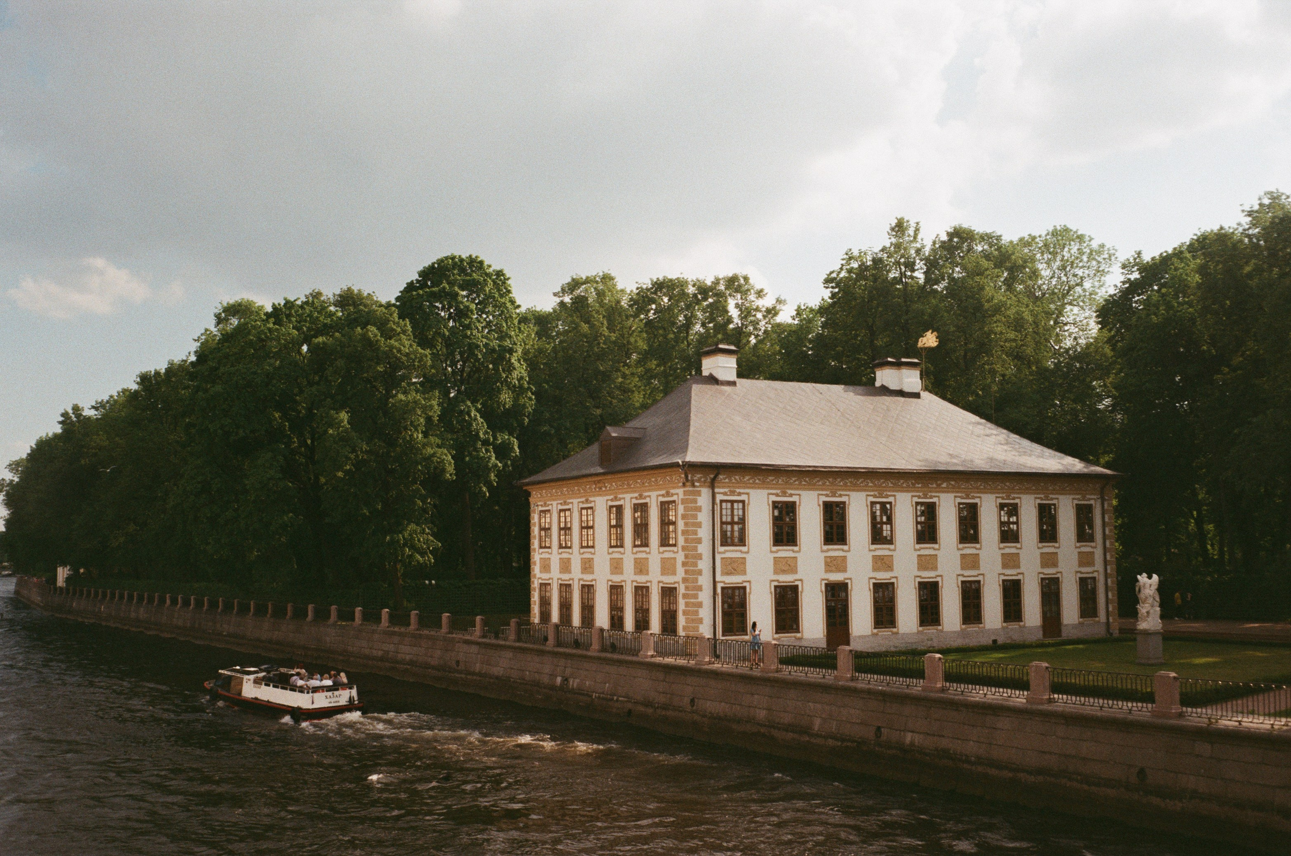 Прогулка по Питеру после отраслевой конференции / Minox 35GT