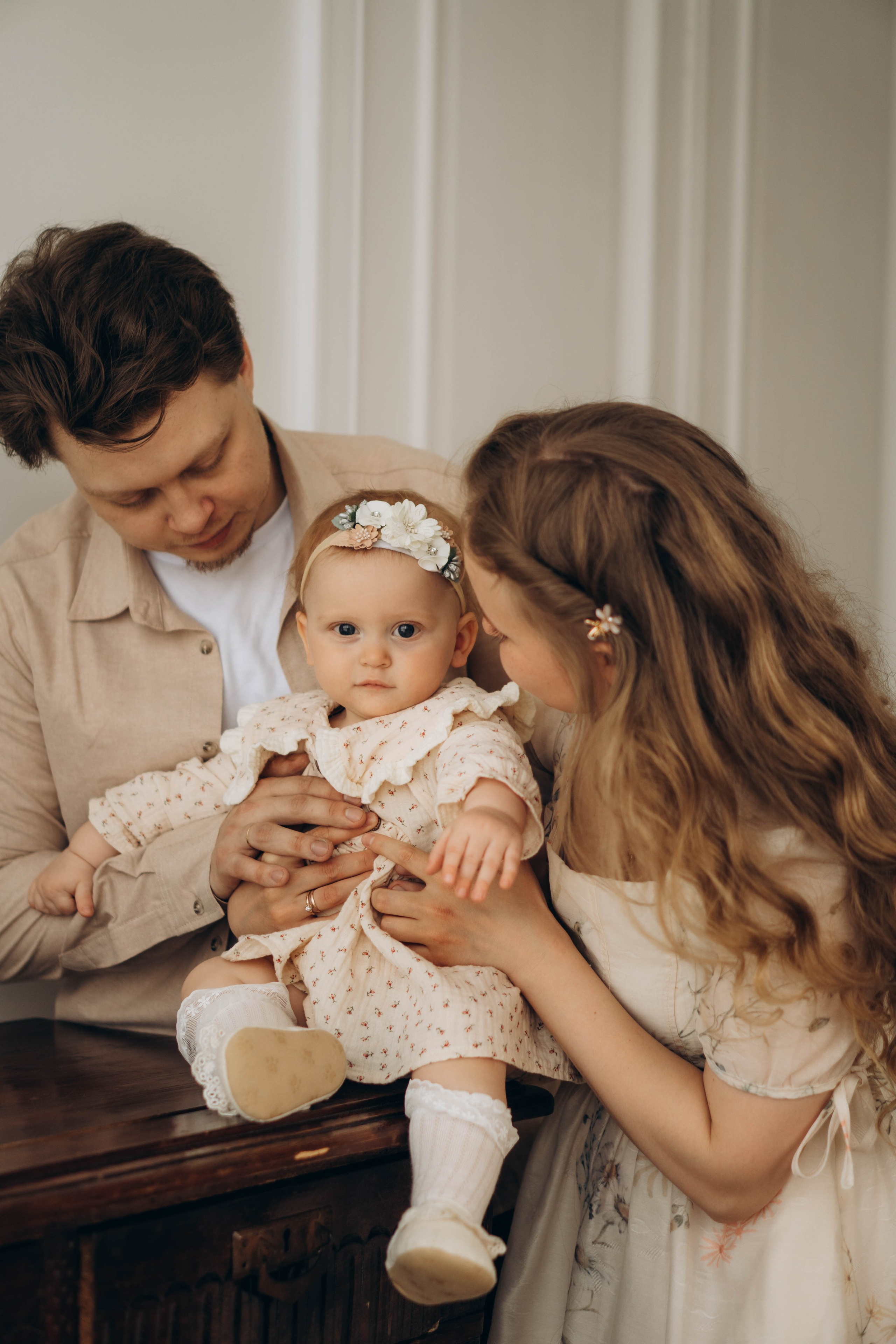Студийная семейная съемка на годик. Фотограф Москва Валерия Веденина