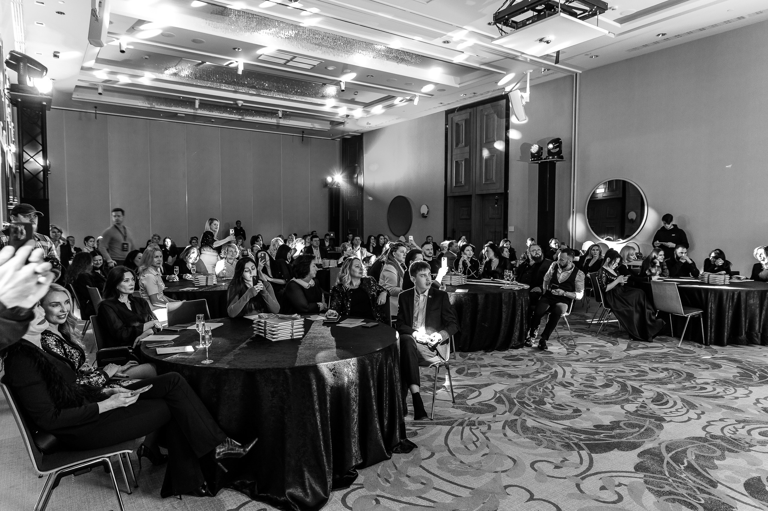 ПРЕЗЕНТАЦИЯ КНИГИ «ГЕРОИ НАШЕГО ВРЕМЕНИ». Свадебный и репортажный фотограф в Ростове-на-Дону Павел Кислов