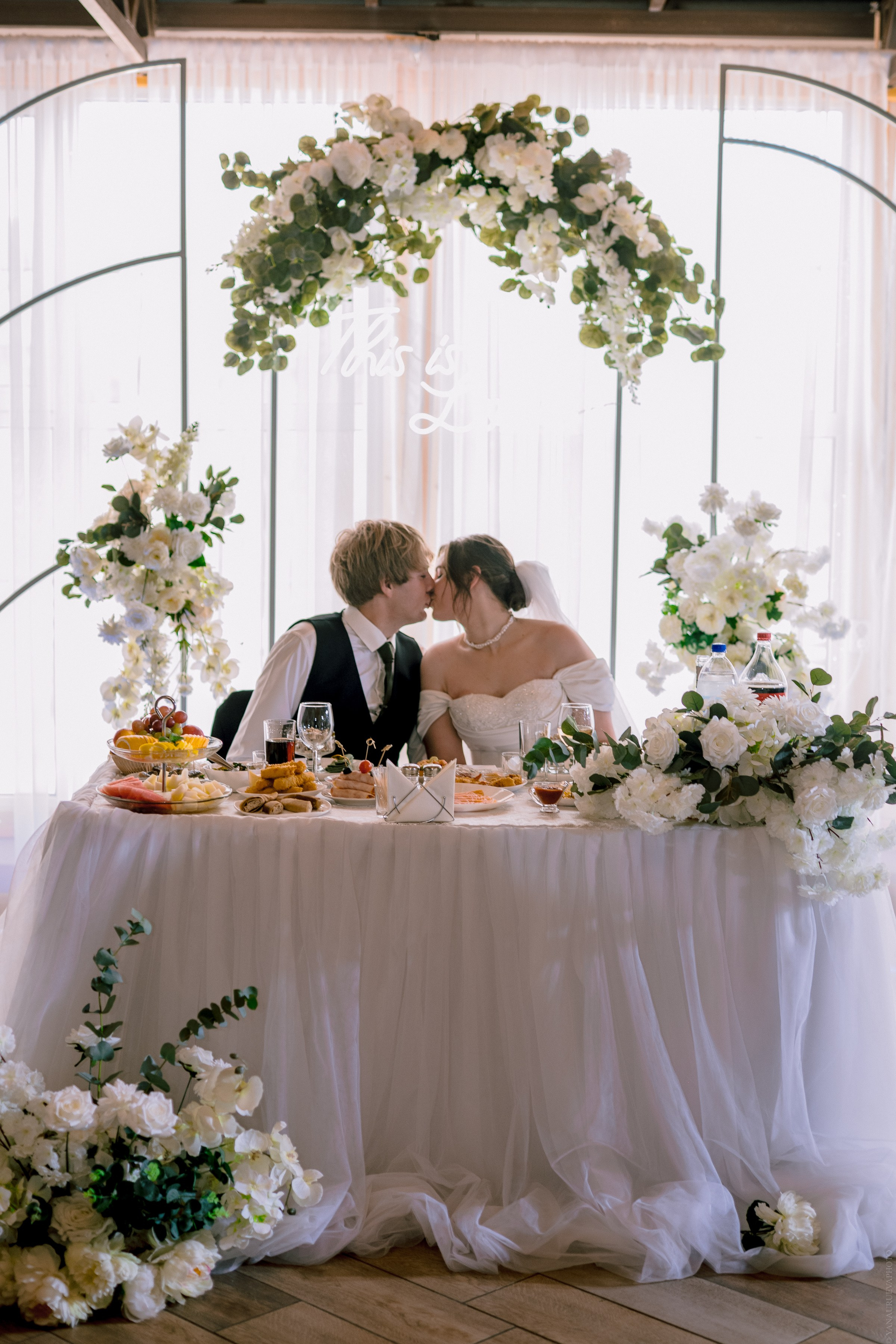 Свадебный анонс. Антон и Виктория. Свадебный и контент- фотограф в Тольятти, Самаре, Москве Яна Уруева