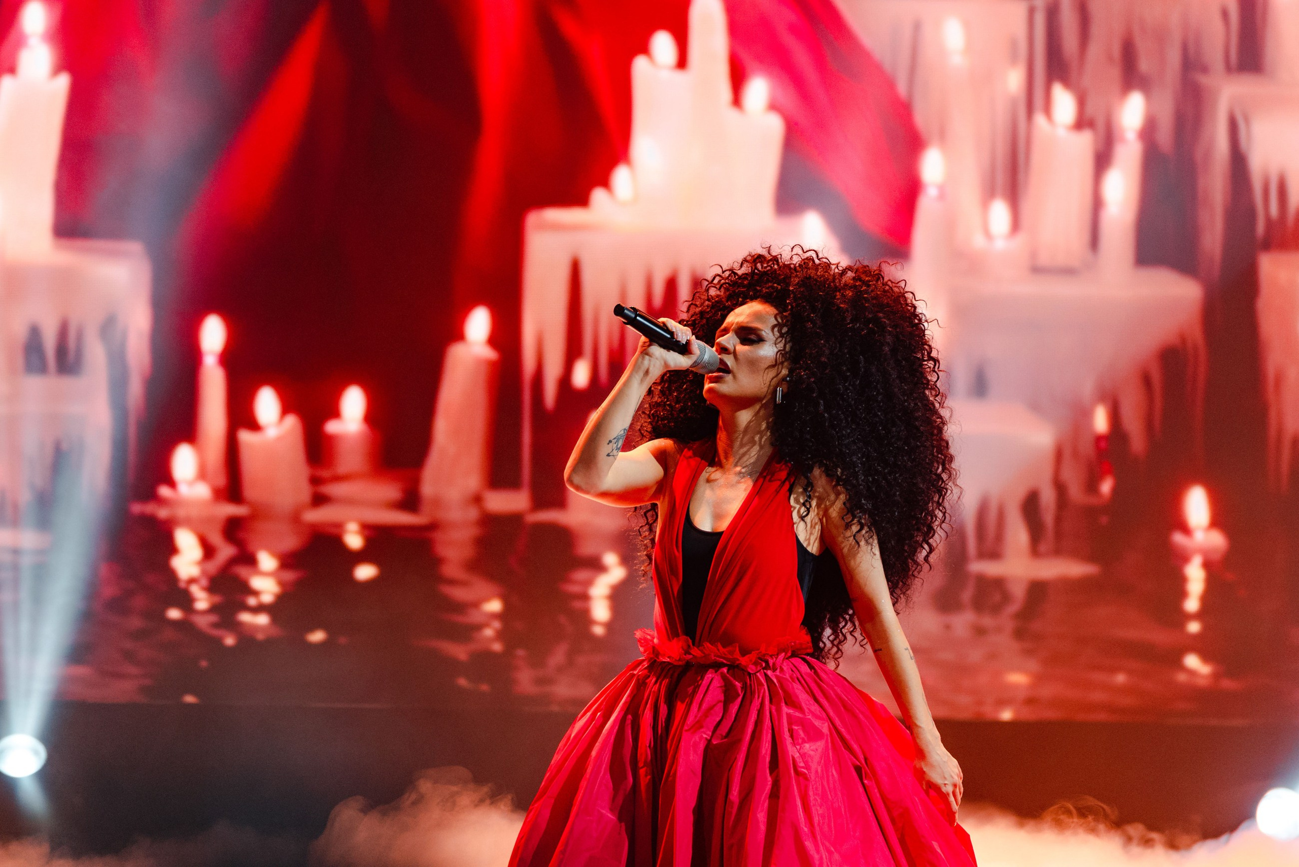 Фотографии с концерта Zivert в Ярославле. Репортажный фотограф в Москве Измалков Артем