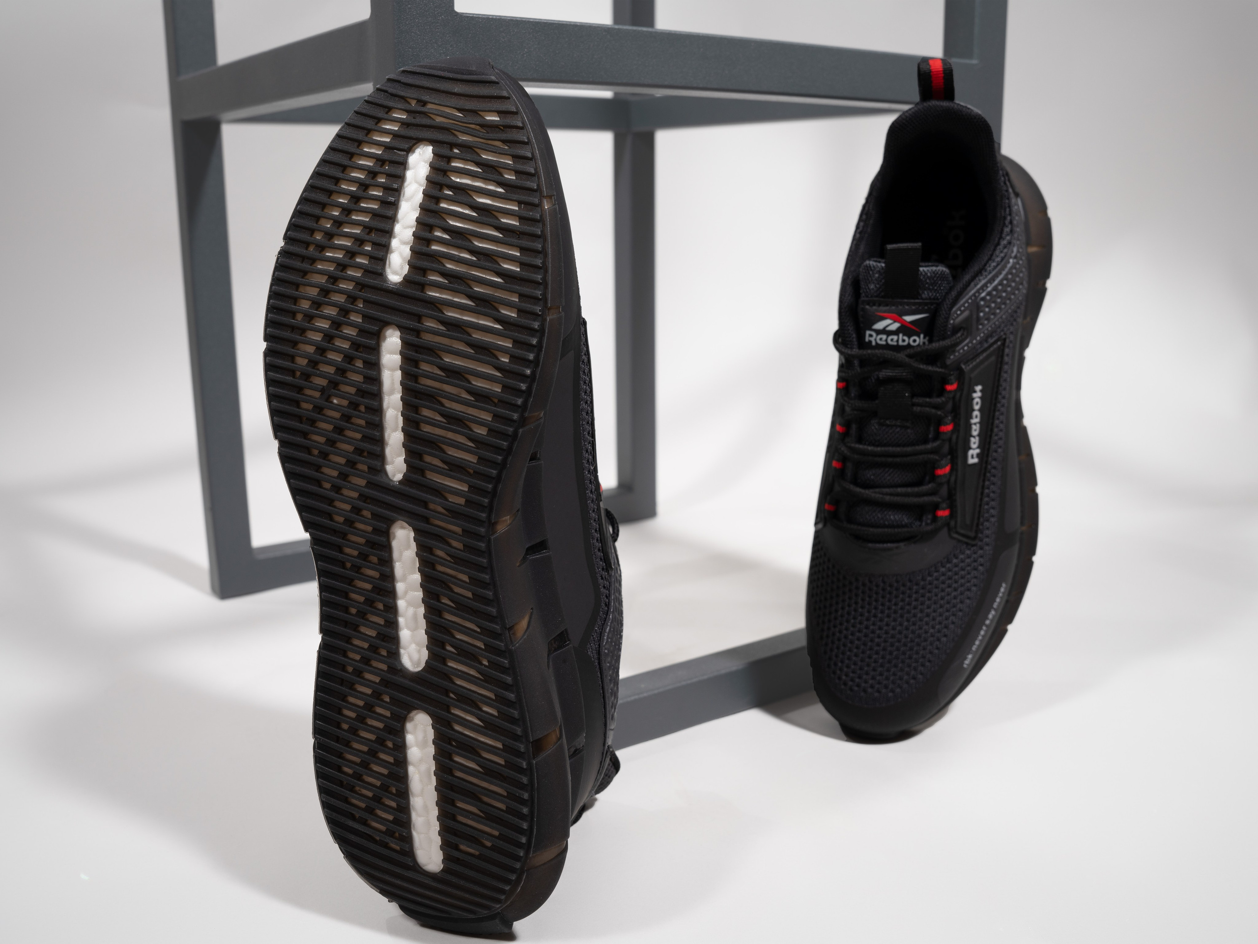 Съемка кроссовок для авито. Олейник Денис — предметный фотограф, фотограф для маркетплейсов в Казани