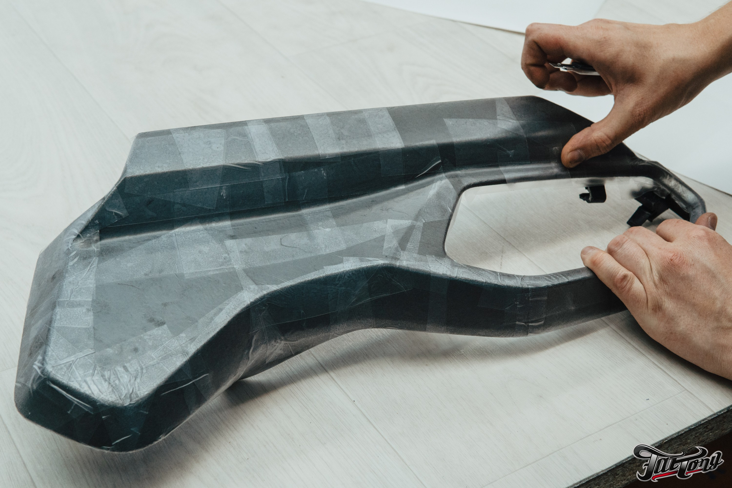 Lamborghini Urus перешив поврежденных элементов салона, окрас капота и деталей. DeLorein