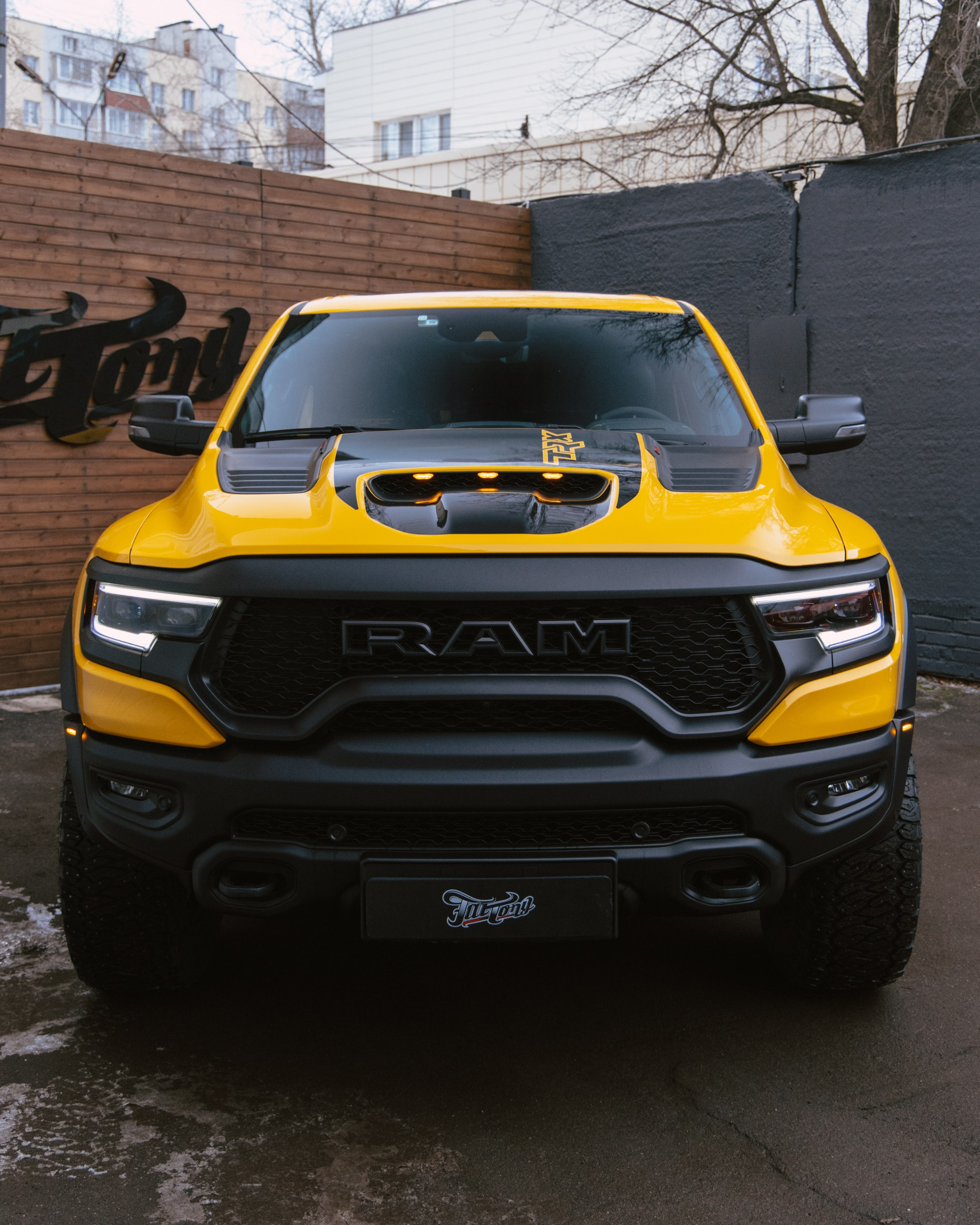 RAM TRX замена ремней безопасности и оклейка в полиуретан. DeLorein