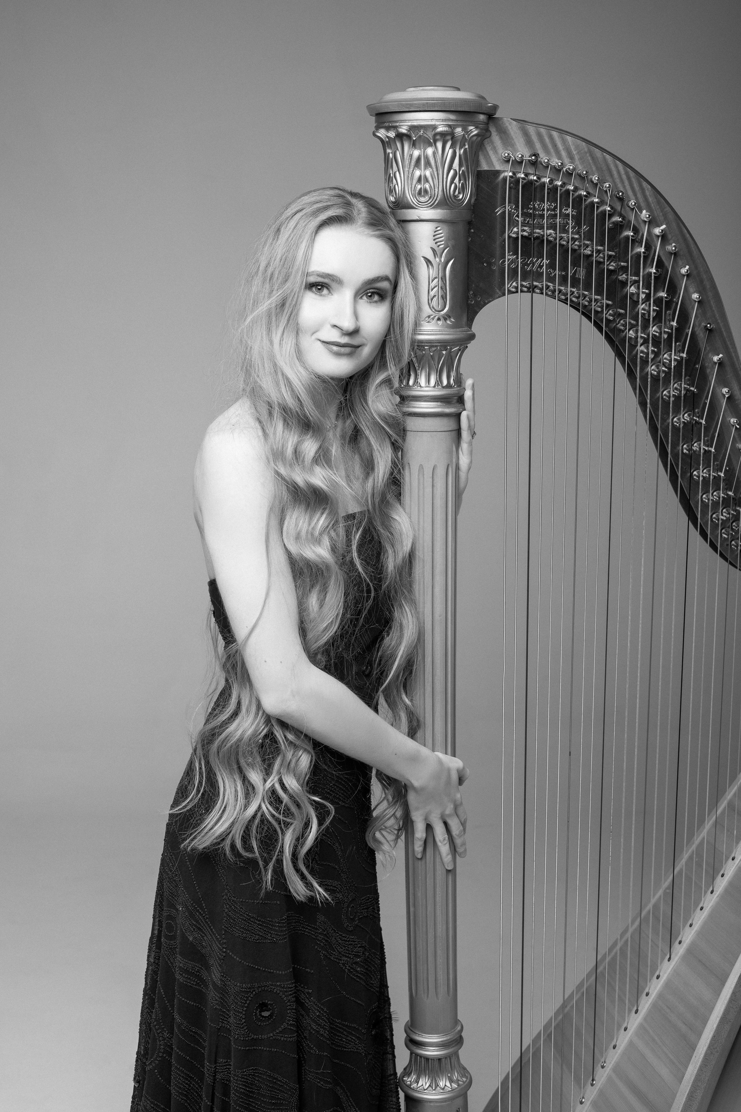 Harp girl. Portrait photographer in Minsk Slava Potalakh