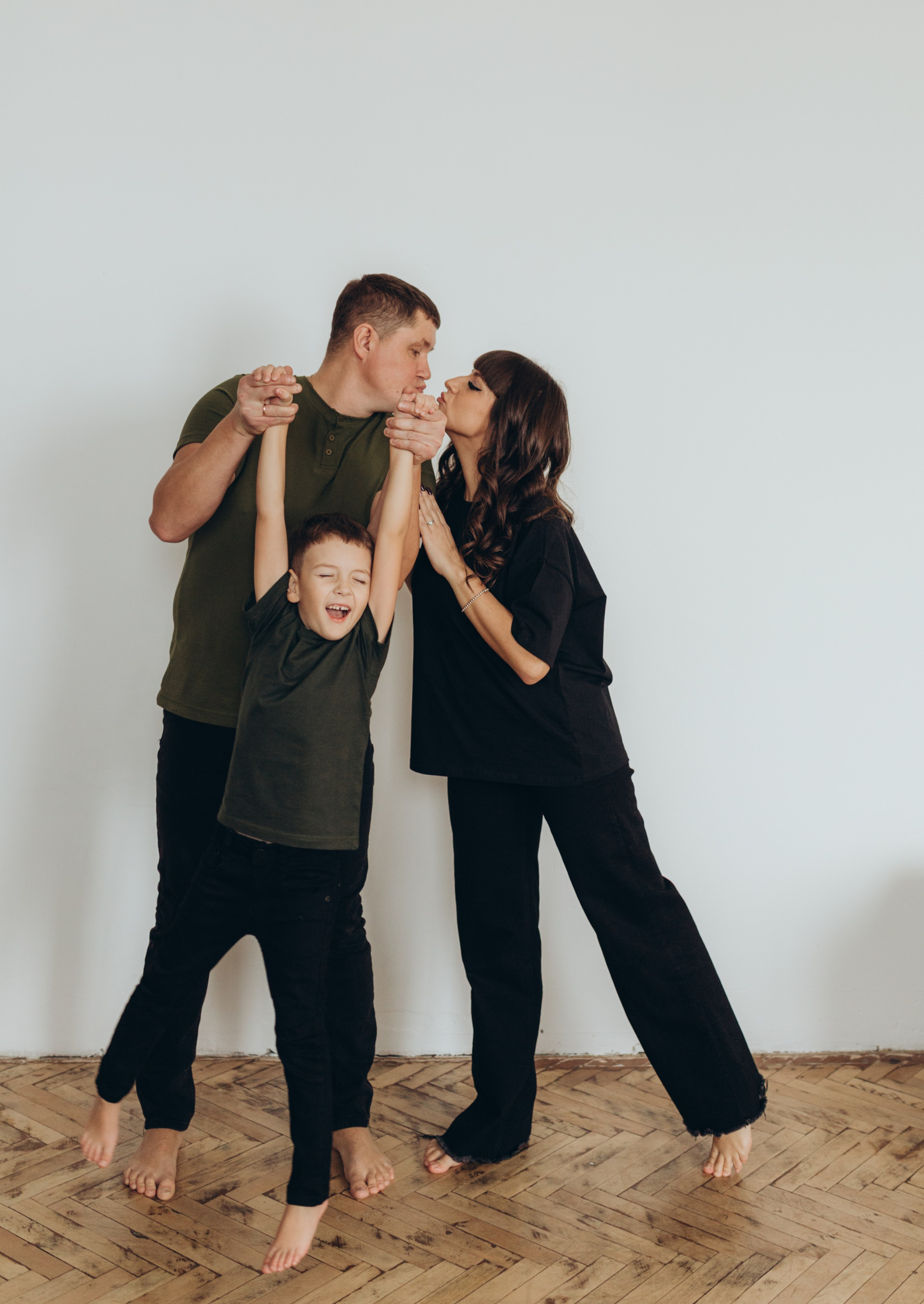 Юля, Вова и Тимочка. Фотограф Кемерово Анастасия Ларионова