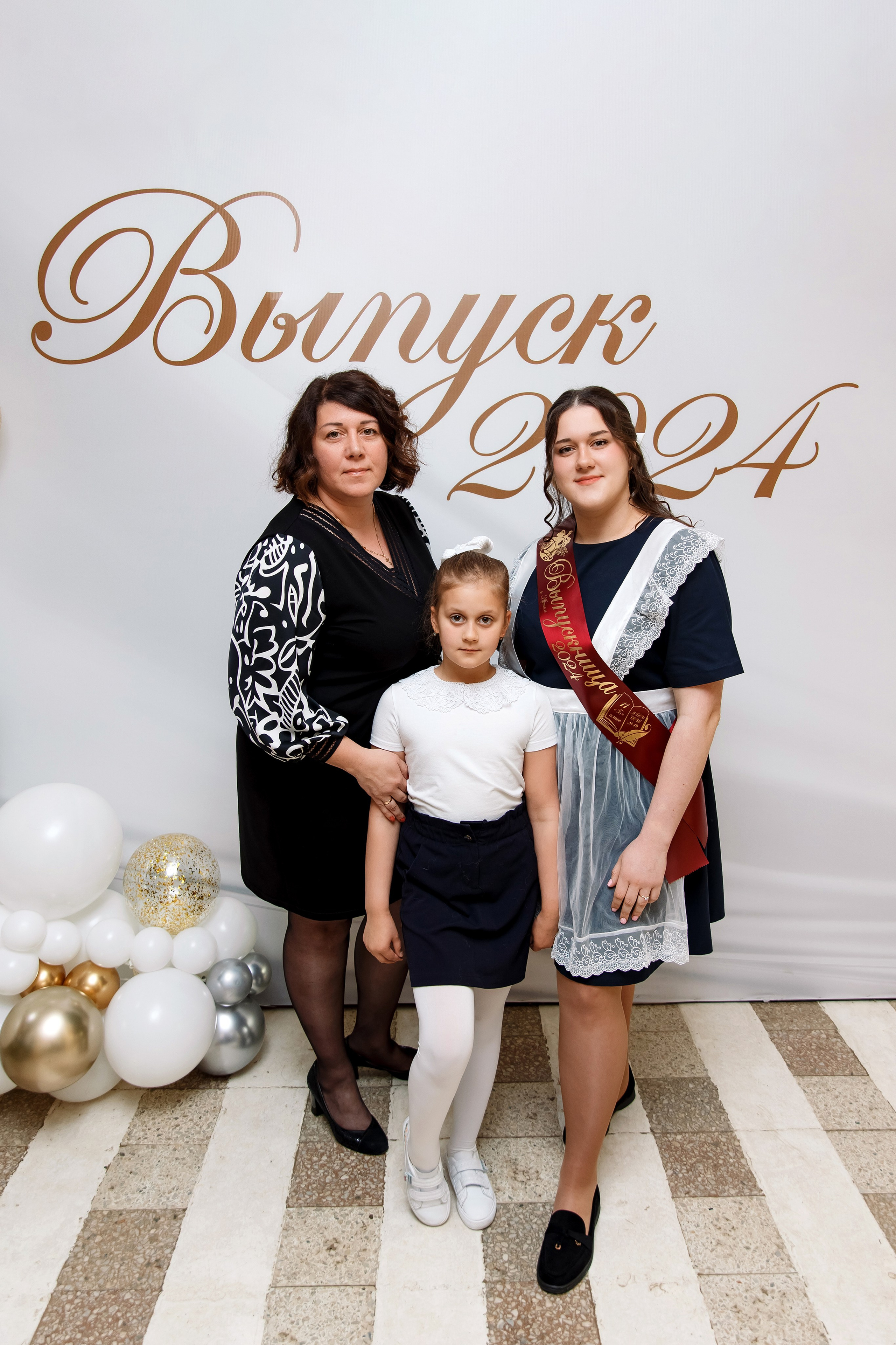 11 класс Последний звонок. Фотограф Любовь Корниенко, Примоский край