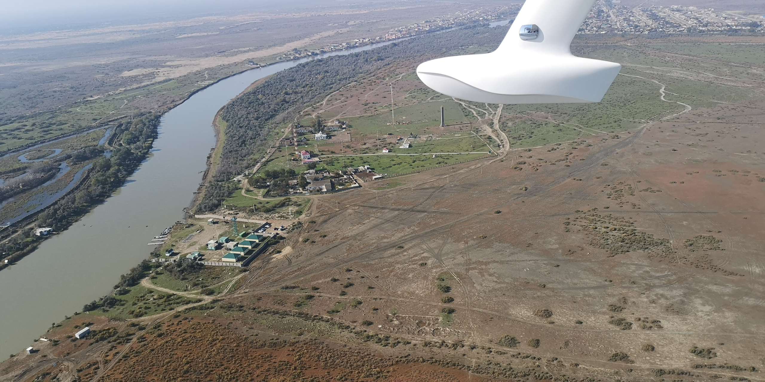 Каспийское море (наука на Ла-8) (2021 г.). Фотоальбом показывающий увлекательный мир авиации и мир медведей Андрея Иванова