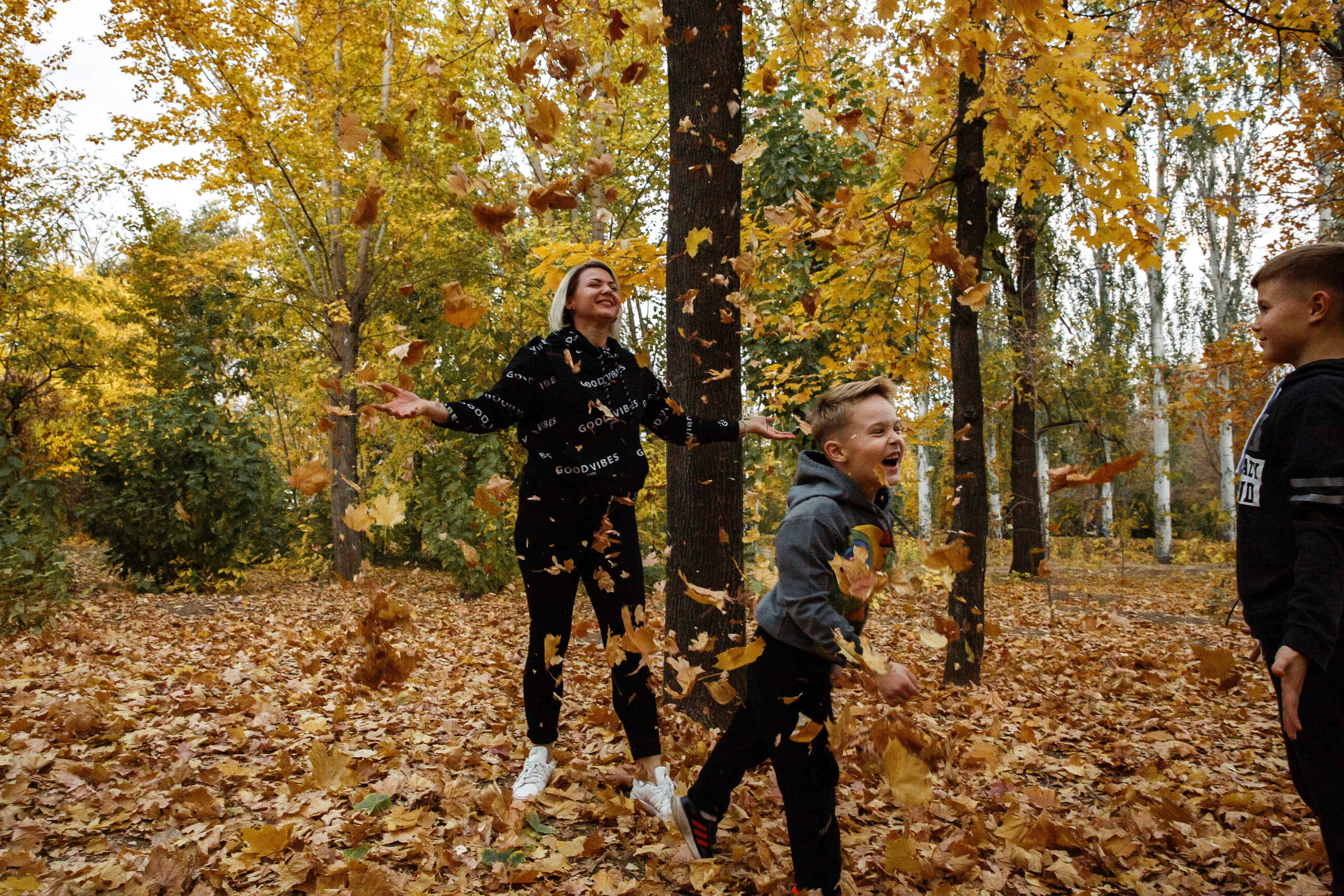 Ивановы. Спасибо за проявленный интерес к моему творчеству! Меня зовут Россохат