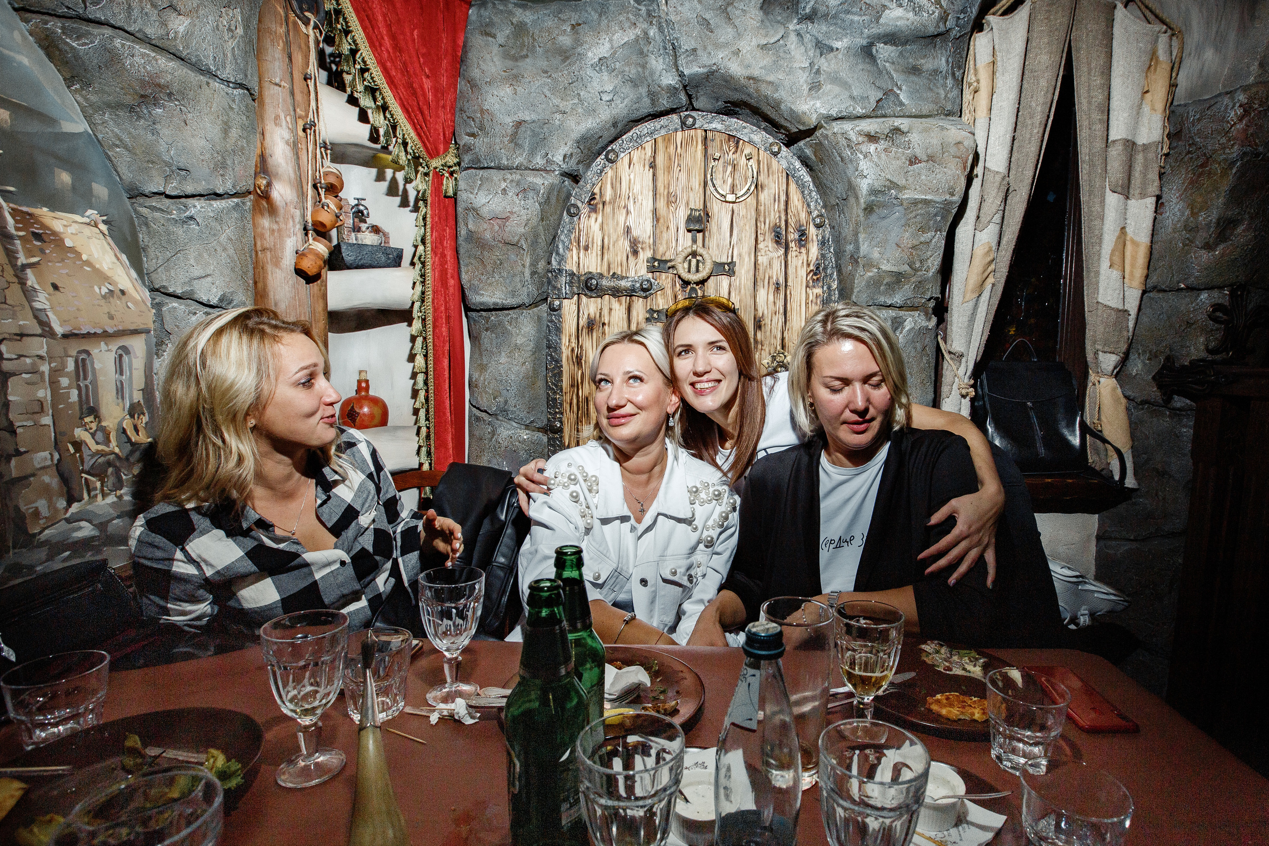 Xenia. Спасибо за проявленный интерес к моему творчеству! Меня зовут Россохат