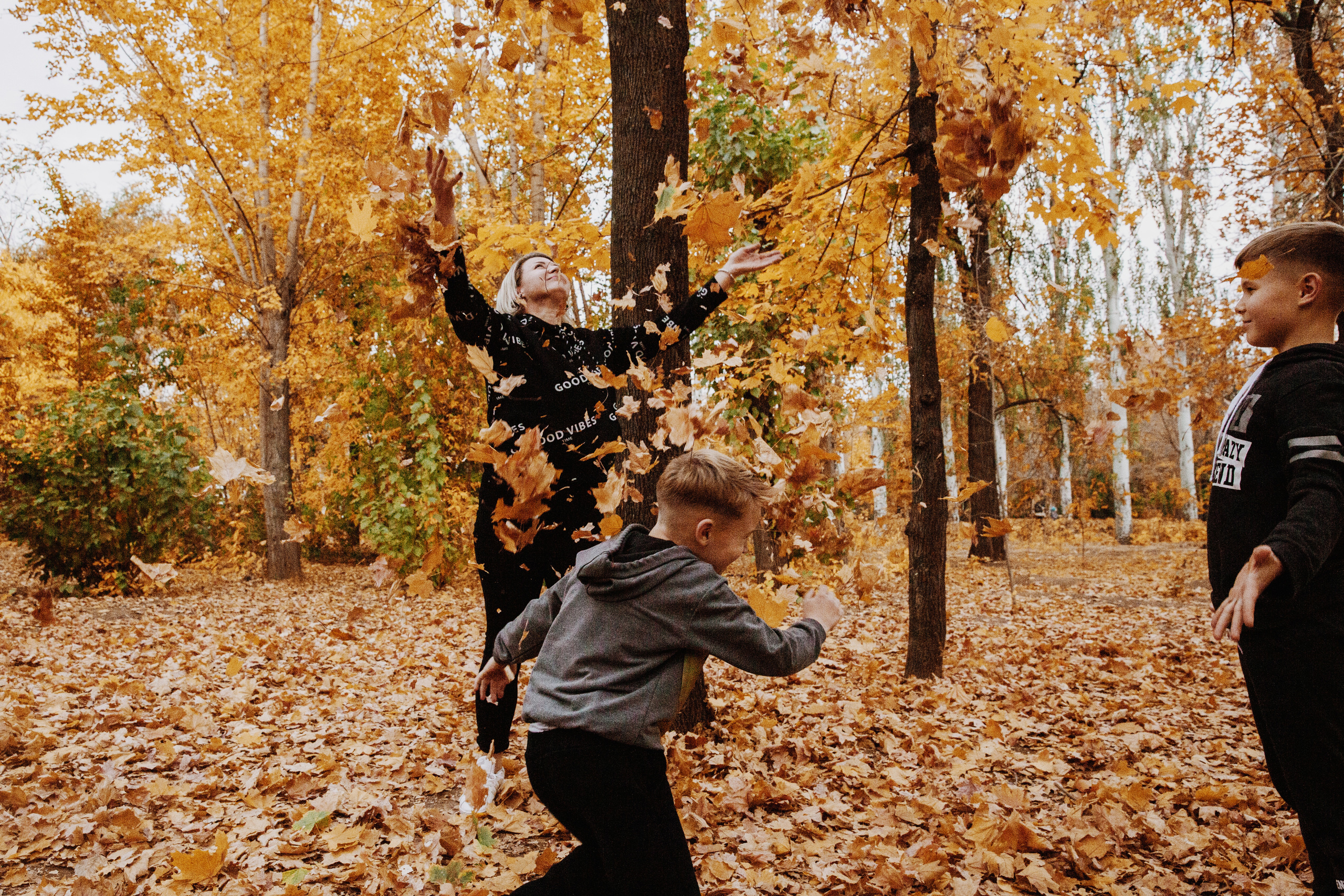 Ивановы. Спасибо за проявленный интерес к моему творчеству! Меня зовут Россохат