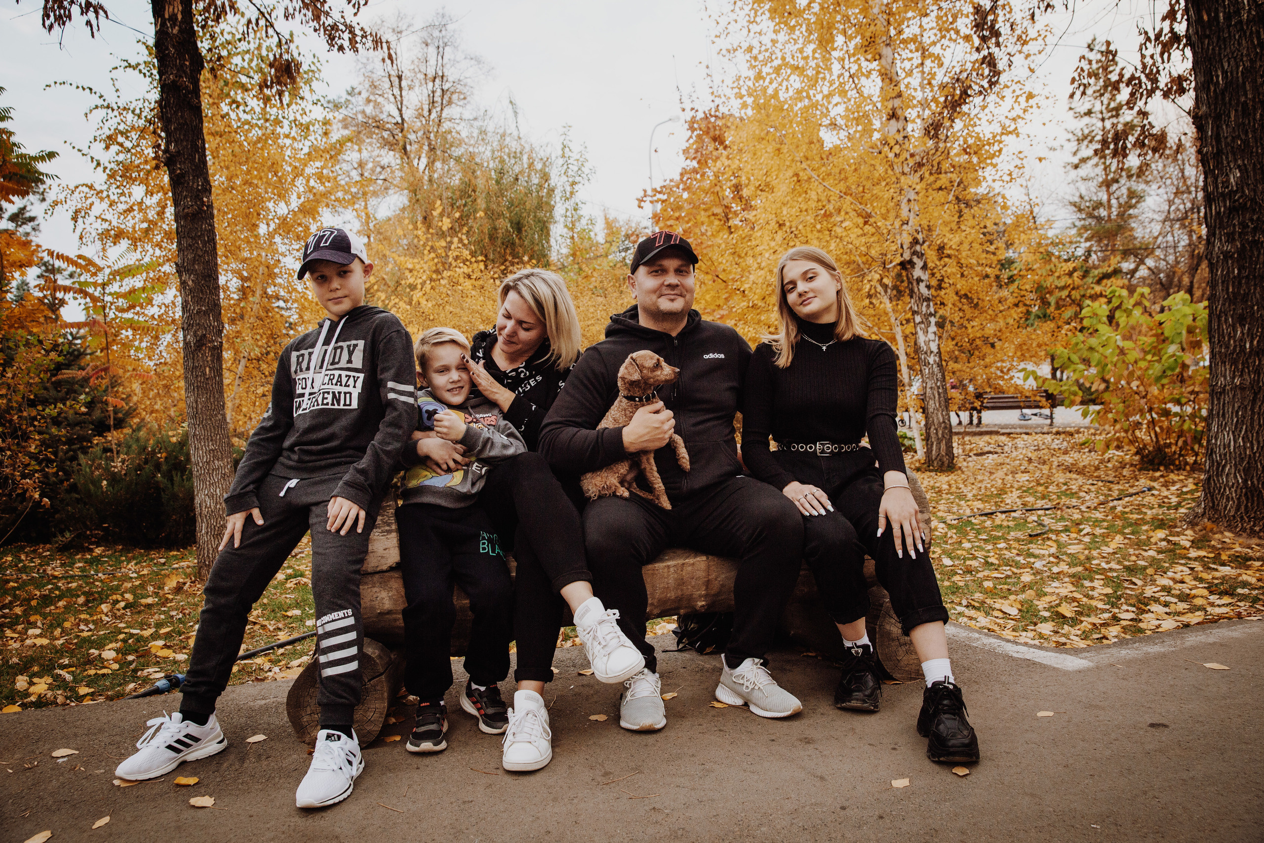 Ивановы. Спасибо за проявленный интерес к моему творчеству! Меня зовут Россохат