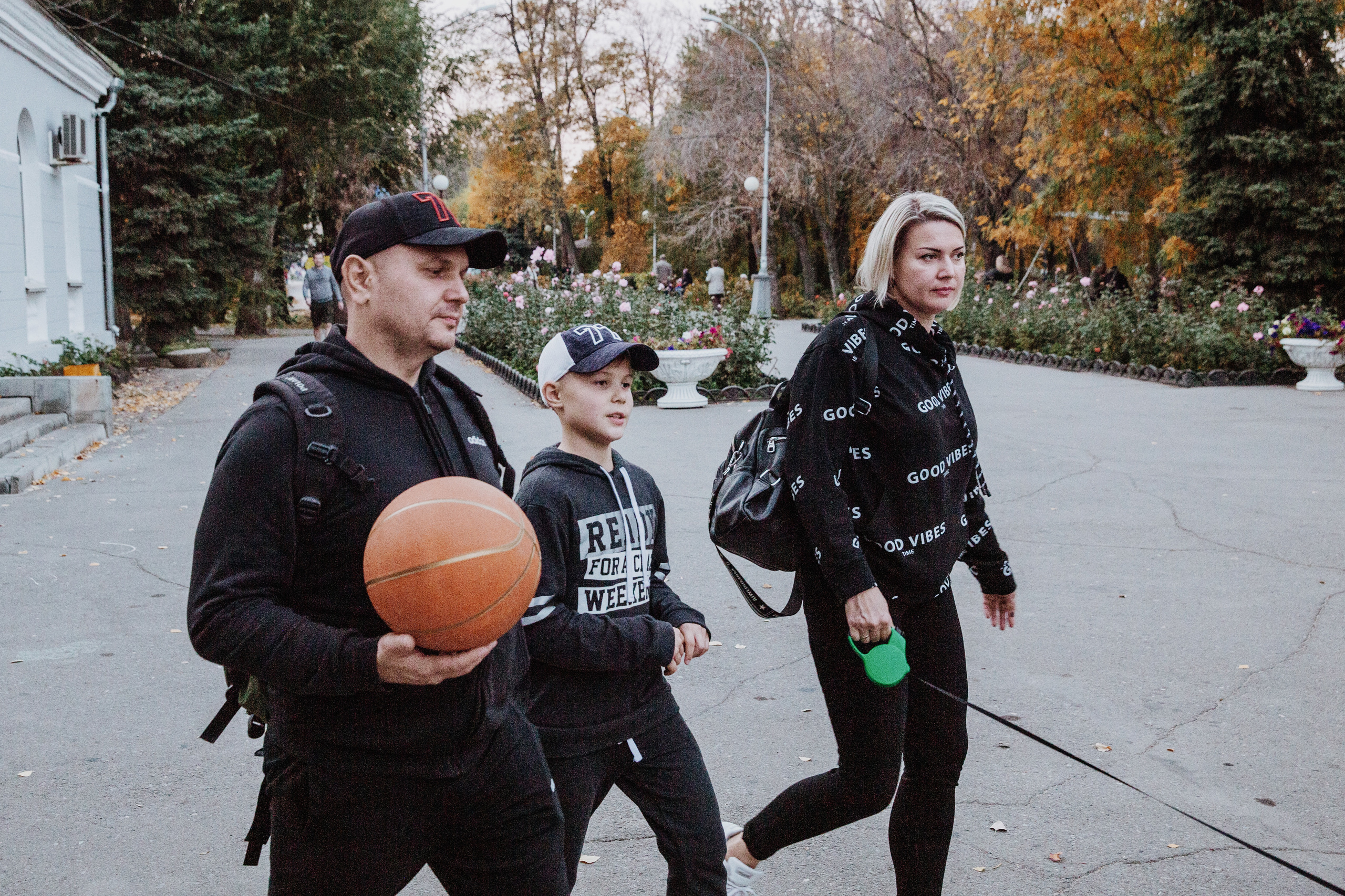 Ивановы. Спасибо за проявленный интерес к моему творчеству! Меня зовут Россохат