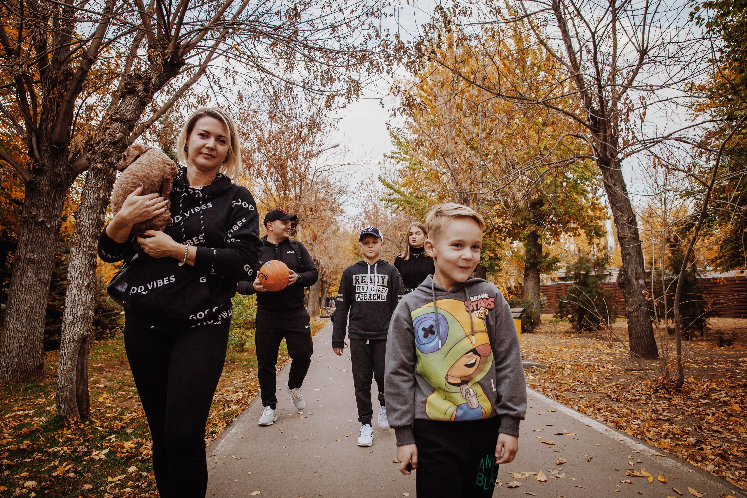 Ивановы. Спасибо за проявленный интерес к моему творчеству! Меня зовут Россохат