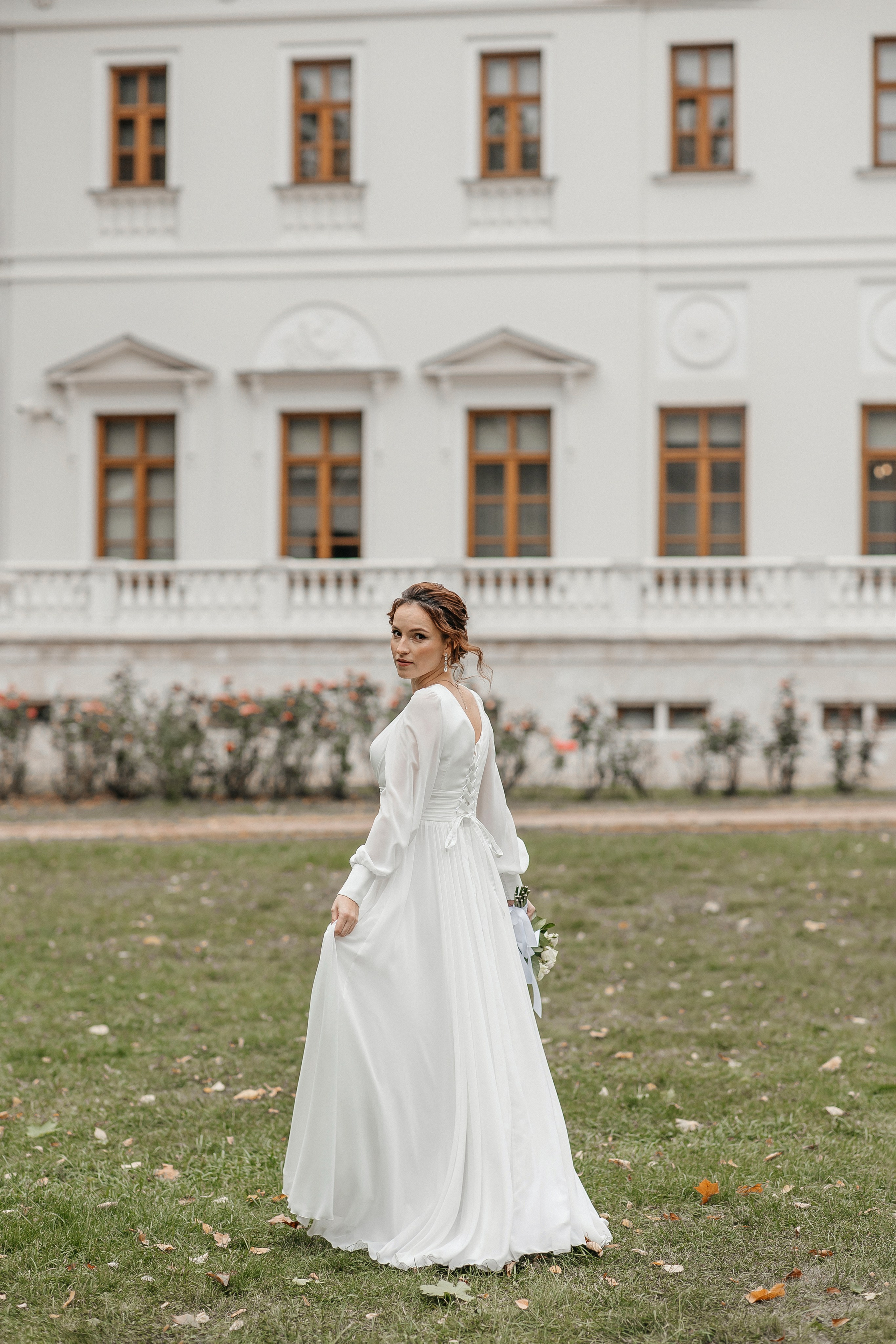 Свадебная фотосессия в Усадьбе Остафьево. Свадебный фотограф в Москве Дарья Олендарёва