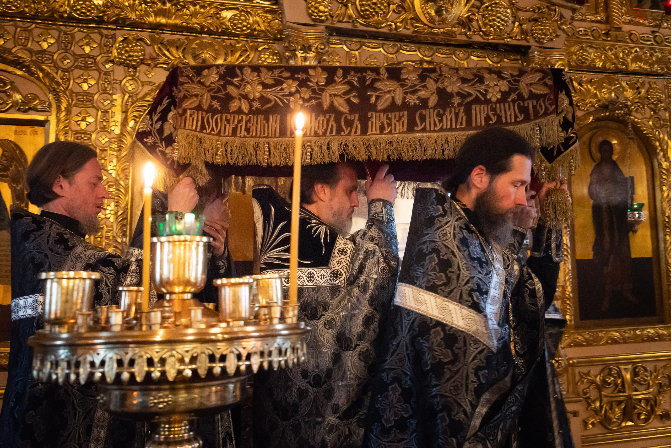 Богородский храм. Вынос Плащаницы. Антон и Татьяна Денисенко — В храме