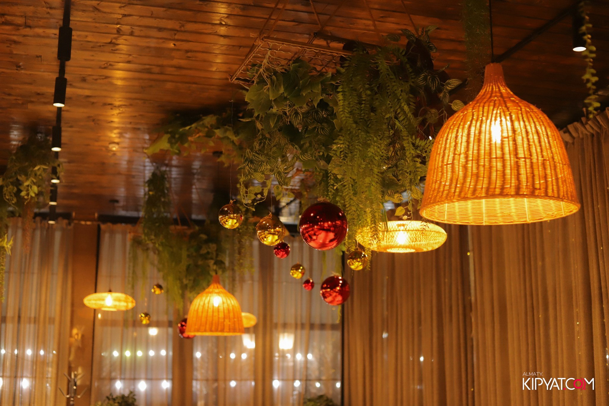 RAHHAT РЕСТОРАН. КИПЯТКОМ АЛМАТЫ! Фотосъемка мероприятий в Алматы