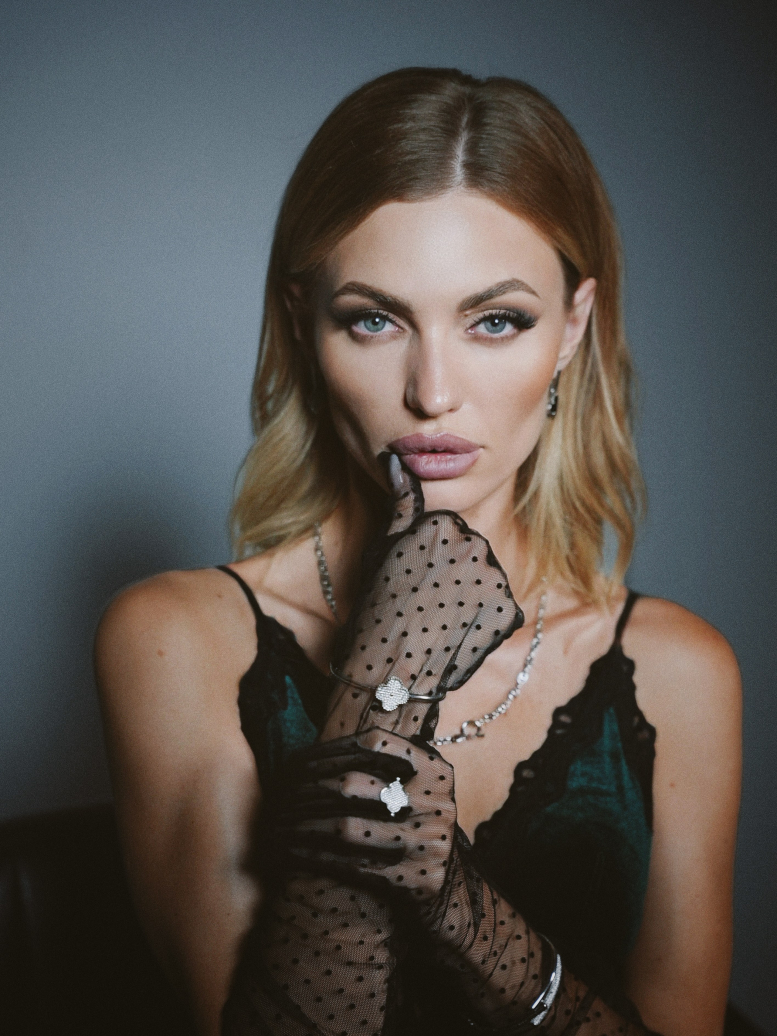 ЮВЕЛИРНЫЙ САЛОН NEFERTITI. Кристина Полянская, Видеограф/фотограф Старый Оскол/Воронеж