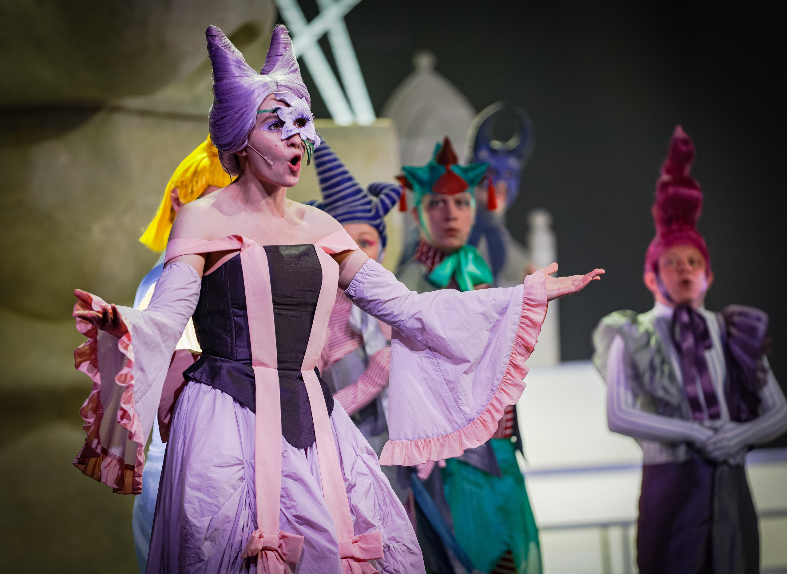 Любовь к трем апельсинам_Чехов Центр. Фотограф. г. Южно-Сахалинск. Олег Толстов