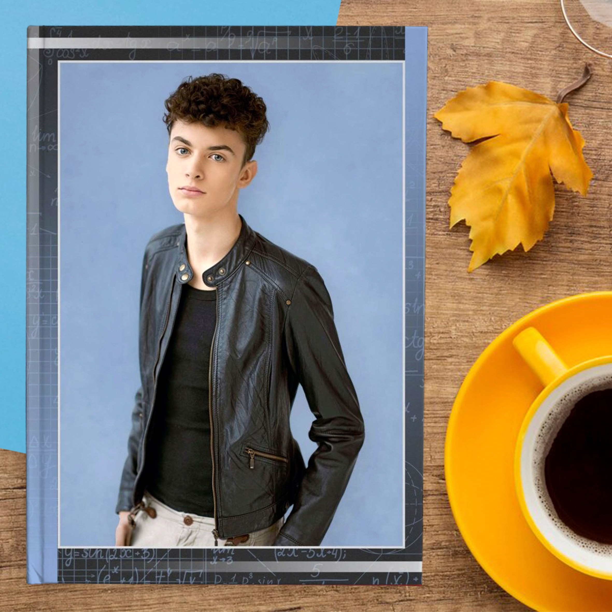 Шаблоны фотокниг, шаблоны макетов, дизайны для альбома, Дизайн школьного альбома, скачать дизайн, PSD макет фото книги, PSD дизайн, шаблоны для фотографов, макеты дизайнов альбомов, дизайн альбома для детского сада, дизайн альбома для старшей школы, дизайн выпускного альбома скачать, шаблон фотокниги для детского сада, шаблон выпускного альбома для детского сада, шаблон альбома для старшей школы, шаблон альбома для первоклассников 1 класс, шаблон альбома для начальной школы 4 класса, шаблон альбома для 9 класса, шаблон альбома для 11 класса, мокапы для рекламы выпускных альбомов и фотокниг, цитаты для выпускных альбомов фотокниг. № 481&nbsp;Виньетка и&nbsp;портретная рамка для старших классов, шаблон, макет, портрет, школа, университет.