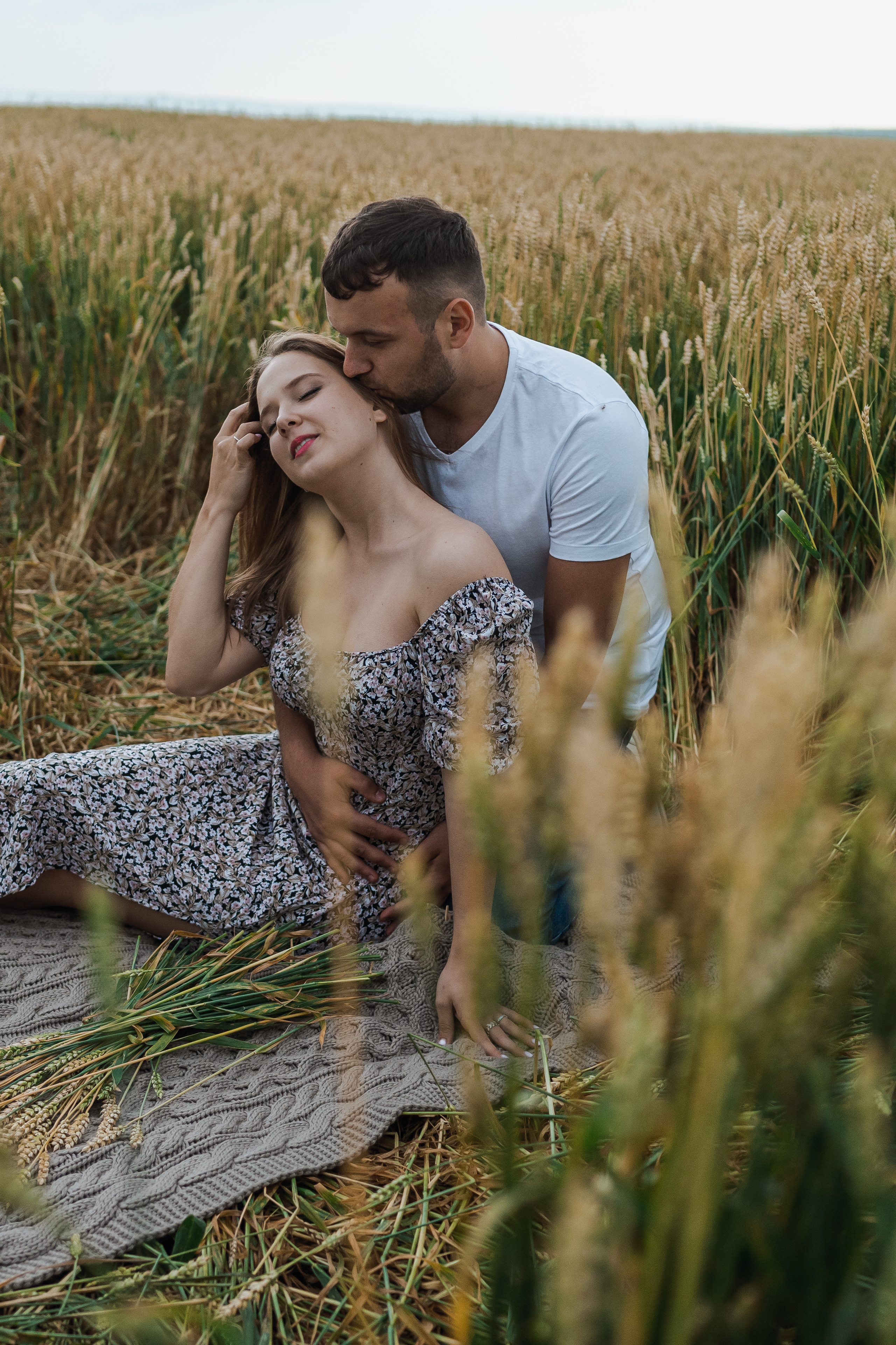 Фотосессия в полях. Диана & Герман. Фотограф в Красноярске / Дивногорске. Файзулина Анастасия