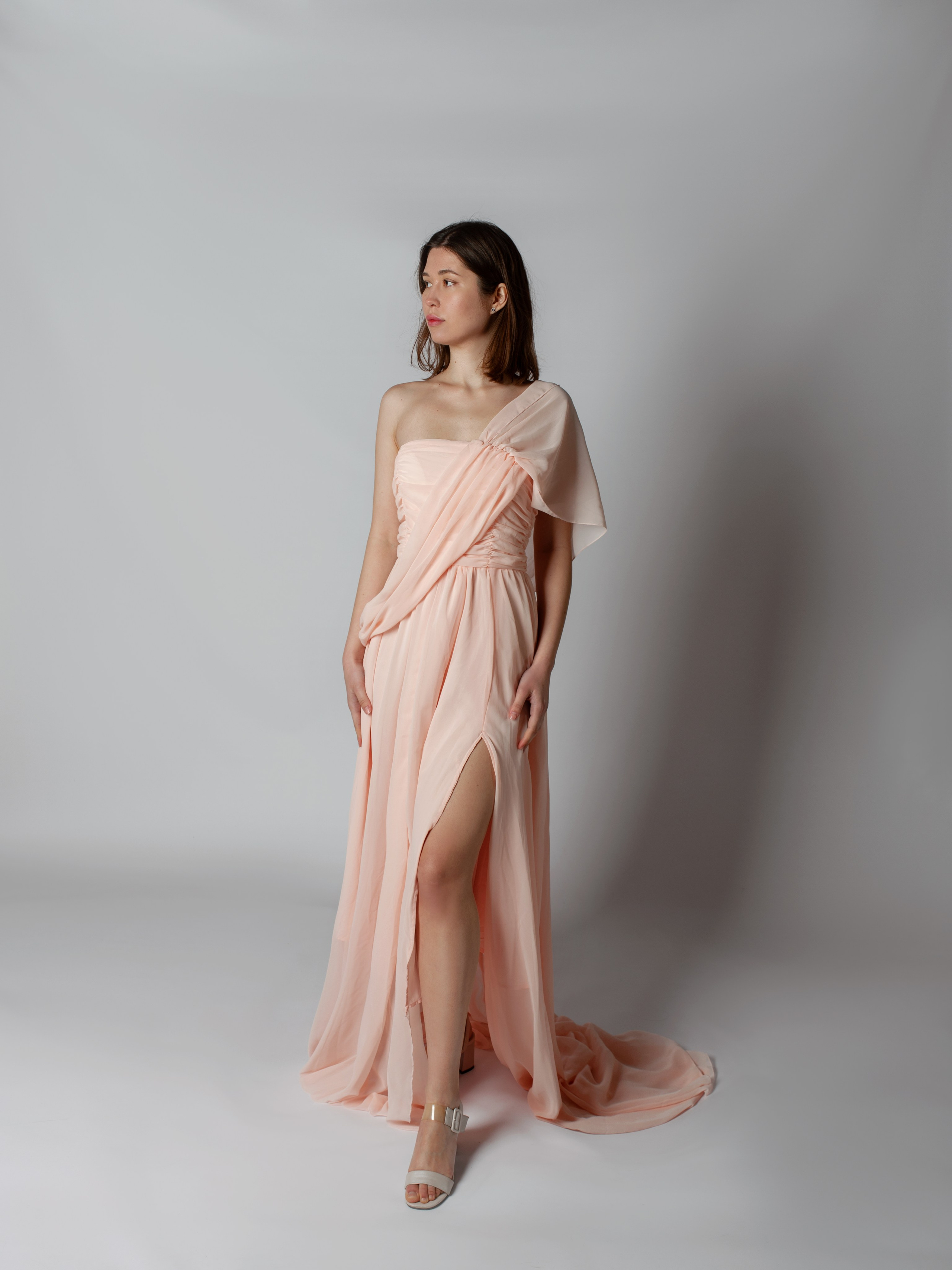 Шифоновое платье с капюшоном для фото в Севастополе (прокат и аренда)