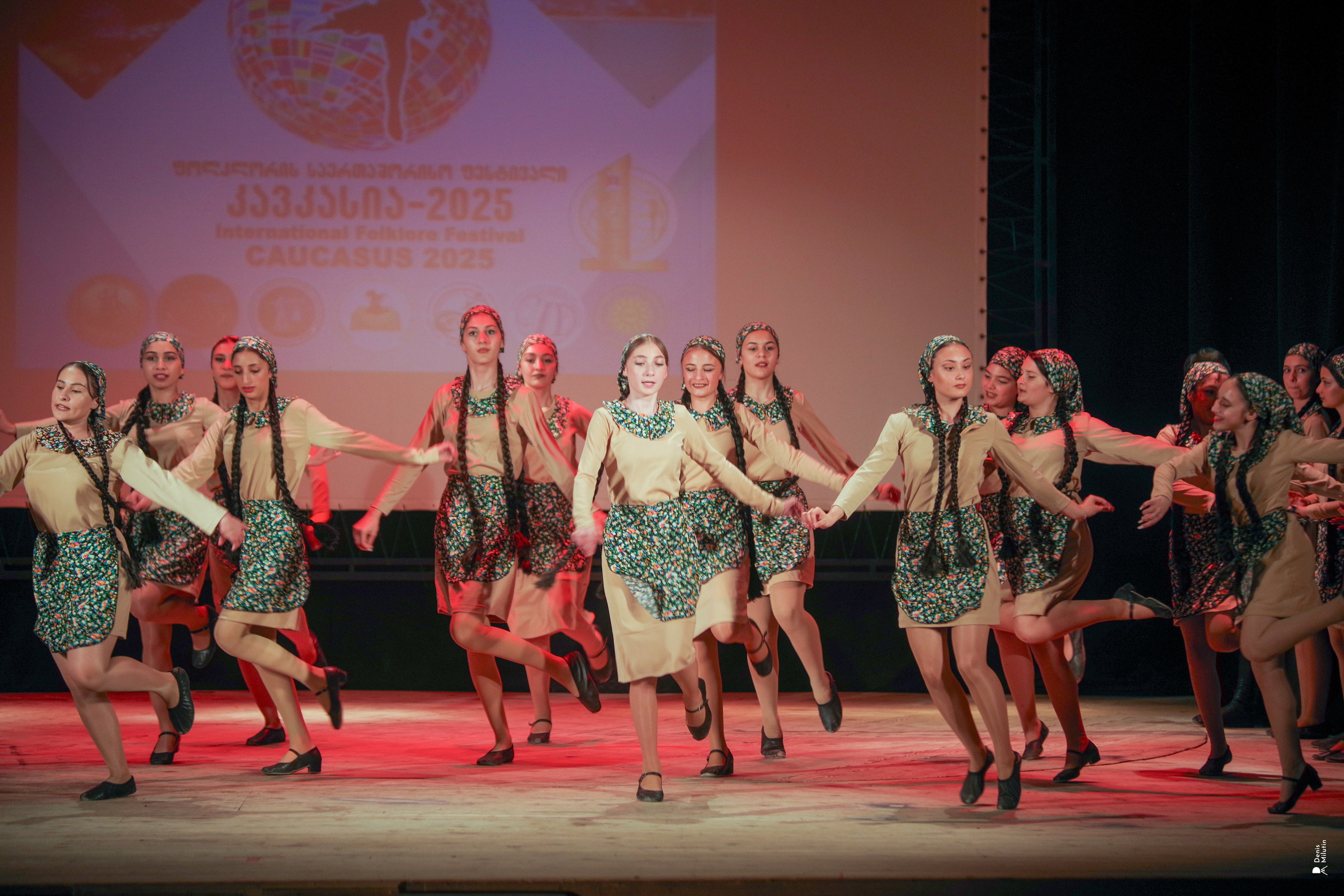 Танцы в прекрасном Они. Портретный фотограф Денис Милютин