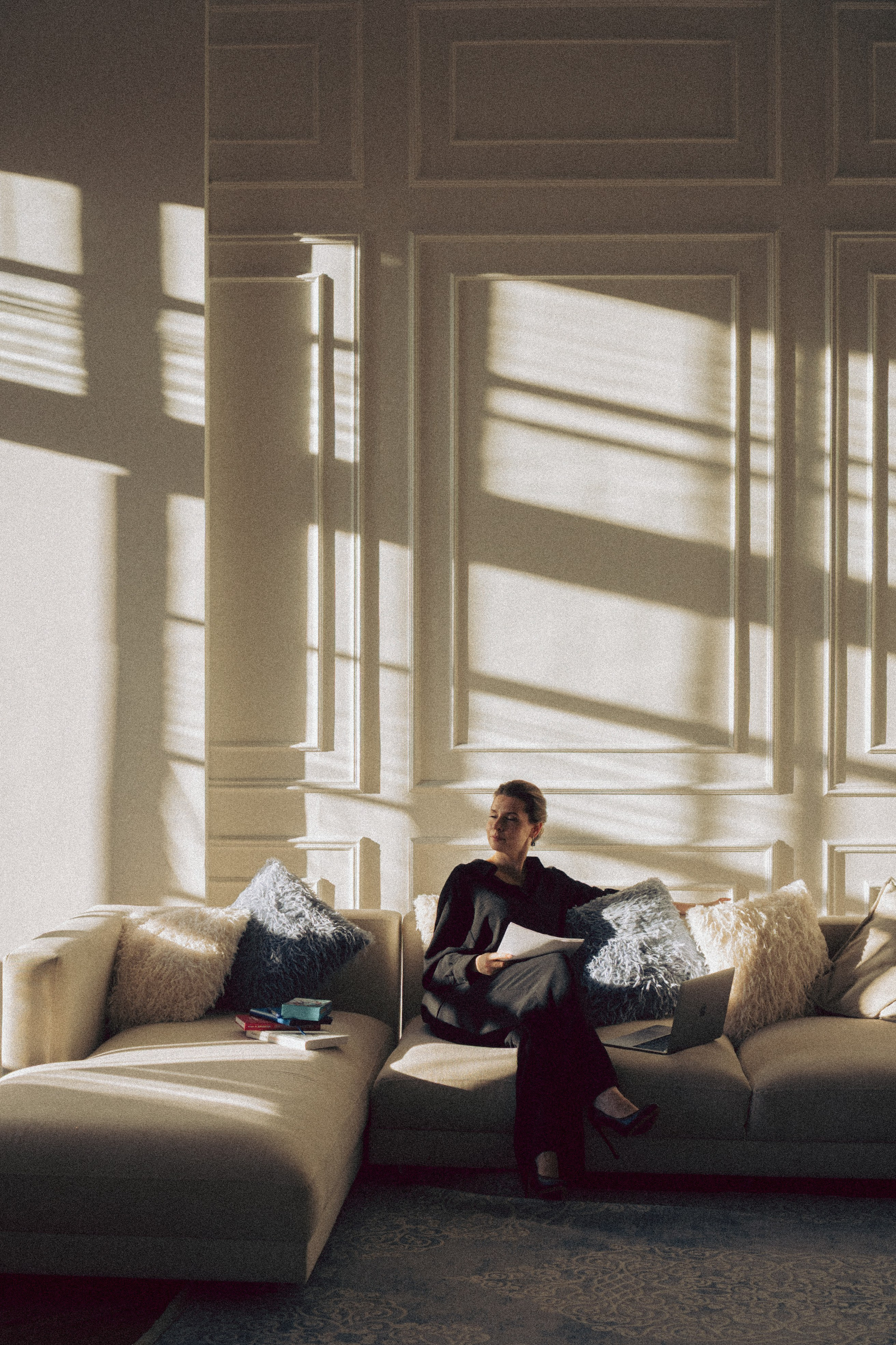 ФОТОСЕСИИЯ В СТУДИИ ДЛЯ ДЕВУШКИ ПСИХОЛОГА. Профессиональный фотограф, Санкт-Петербург — Виктория Богомолова