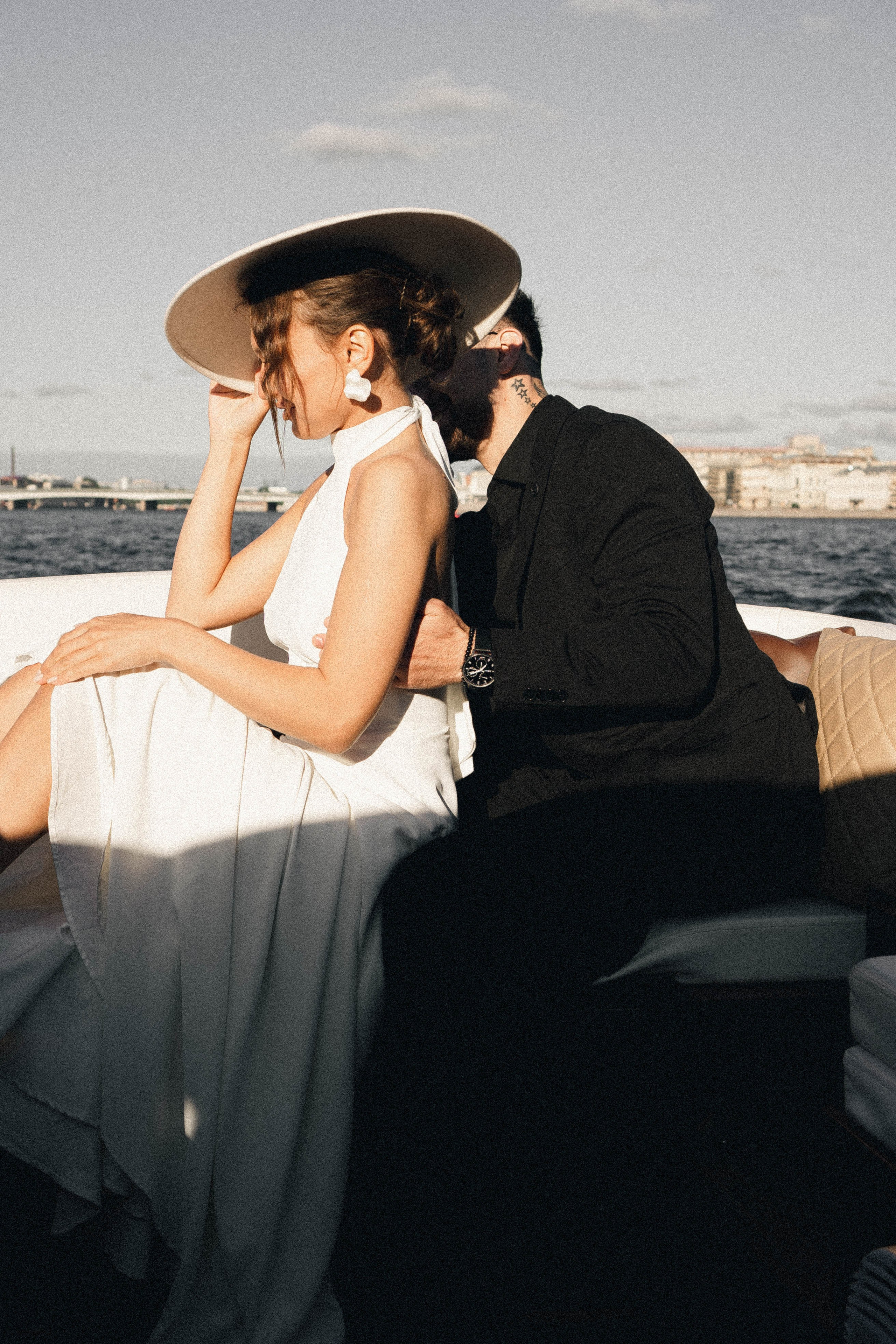 СВАДЕНБНАЯ СЬЕМКА НА КАТЕРЕ ПО КАНАЛАМ САНКТ-ПЕТЕРБУРГА И В АКВАТОРИИ НЕВЫ. Профессиональный фотограф, Санкт-Петербург — Виктория Богомолова