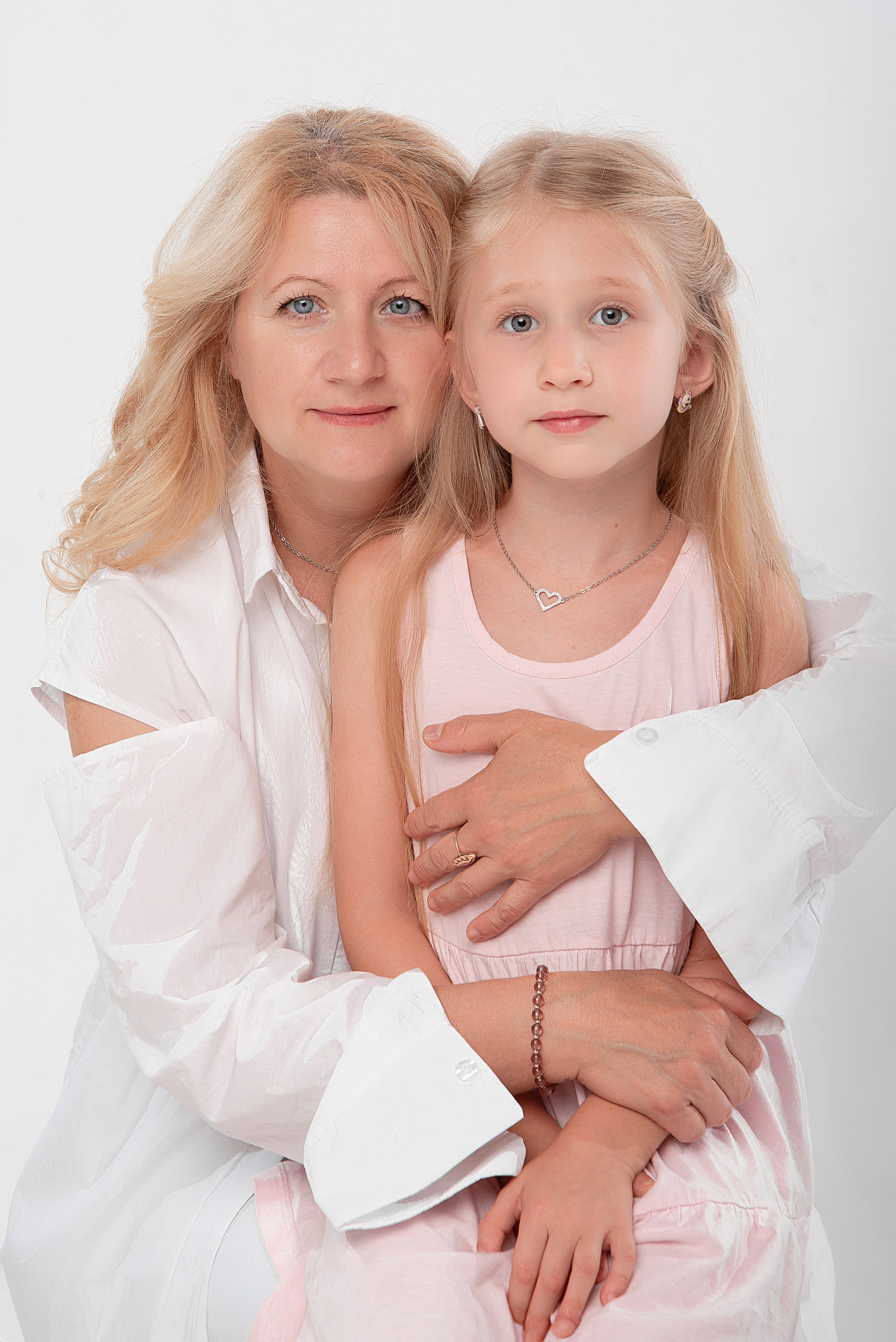 Фотосессия с мамой. Детский студийный фотограф Сочи